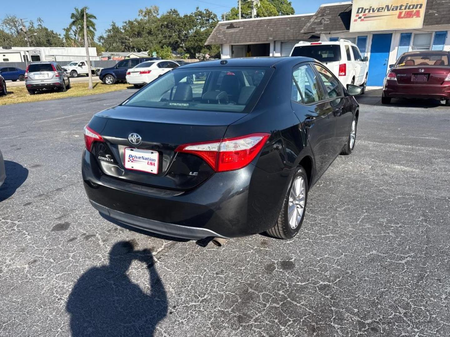 2014 BLACK TOYOTA COROLLA S (2T1BURHE7EC) with an 1.8L engine, Automatic transmission, located at 2929 9th St. West, Bradenton, 34205, (941) 242-2810, 27.473591, -82.570679 - Photo#7