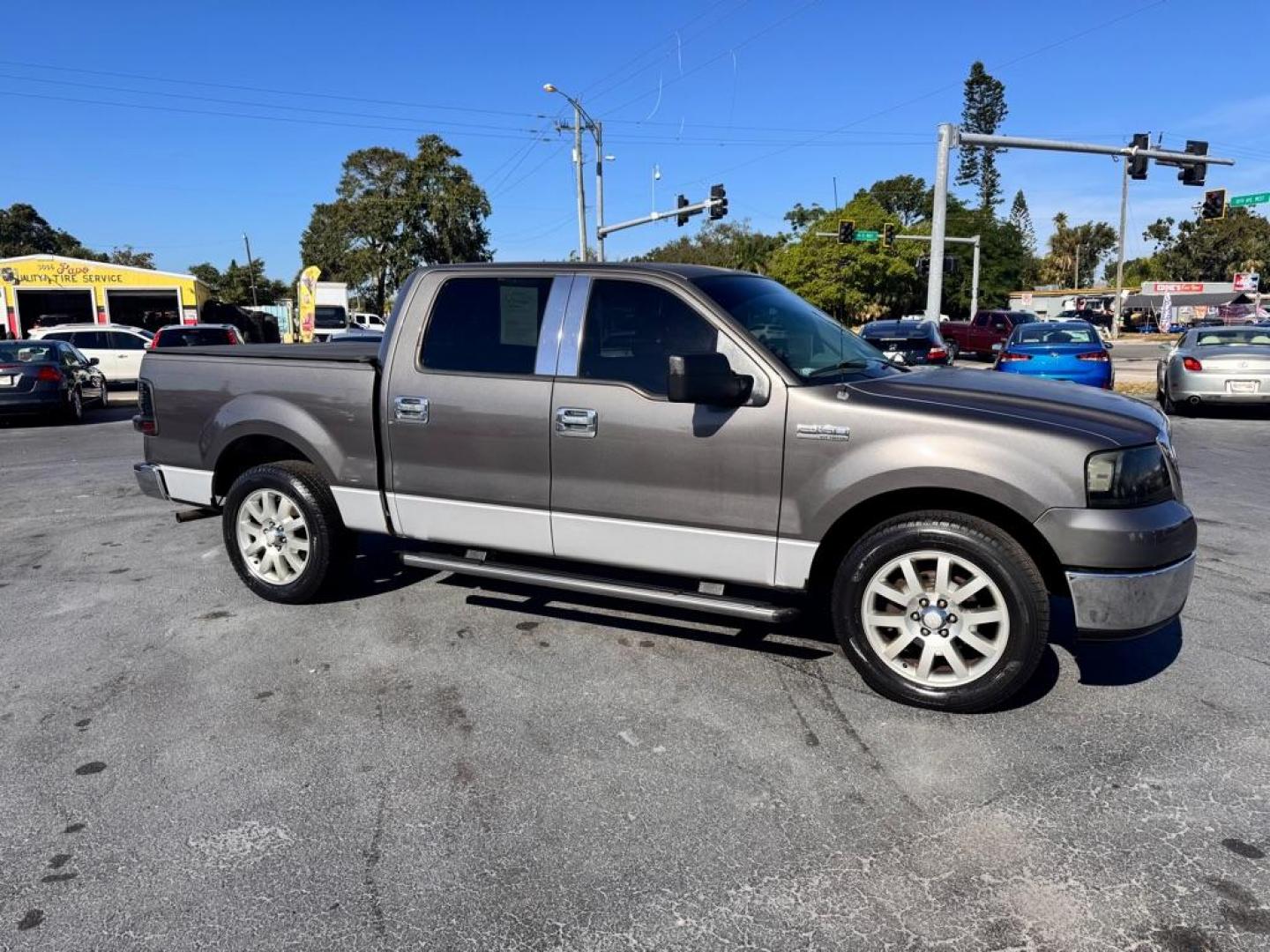 2007 GRAY FORD F150 SUPERCREW (1FTRW12W27K) with an 4.6L engine, Automatic transmission, located at 2929 9th St. West, Bradenton, 34205, (941) 242-2810, 27.473591, -82.570679 - Thanks for inquring into DriveNation USA! All vehicles listed can be viewed at www.drivenationusa.com for vehicle history reports and additonal info. We cannot quote any terms such as down payments or monthly payments without an application. You can apply directly at www.drivenationusa.com or by con - Photo#1