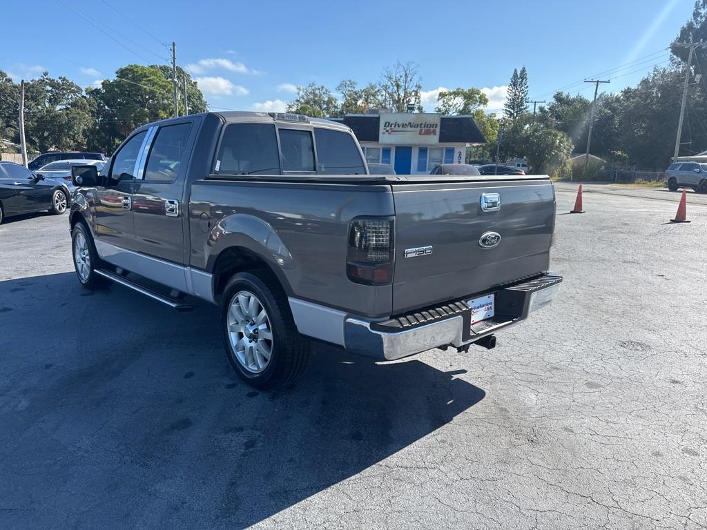 2007 GRAY FORD F150 SUPERCREW (1FTRW12W27K) with an 4.6L engine, Automatic transmission, located at 2929 9th St. West, Bradenton, 34205, (941) 242-2810, 27.473591, -82.570679 - Thanks for inquring into DriveNation USA! All vehicles listed can be viewed at www.drivenationusa.com for vehicle history reports and additonal info. We cannot quote any terms such as down payments or monthly payments without an application. You can apply directly at www.drivenationusa.com or by con - Photo#5