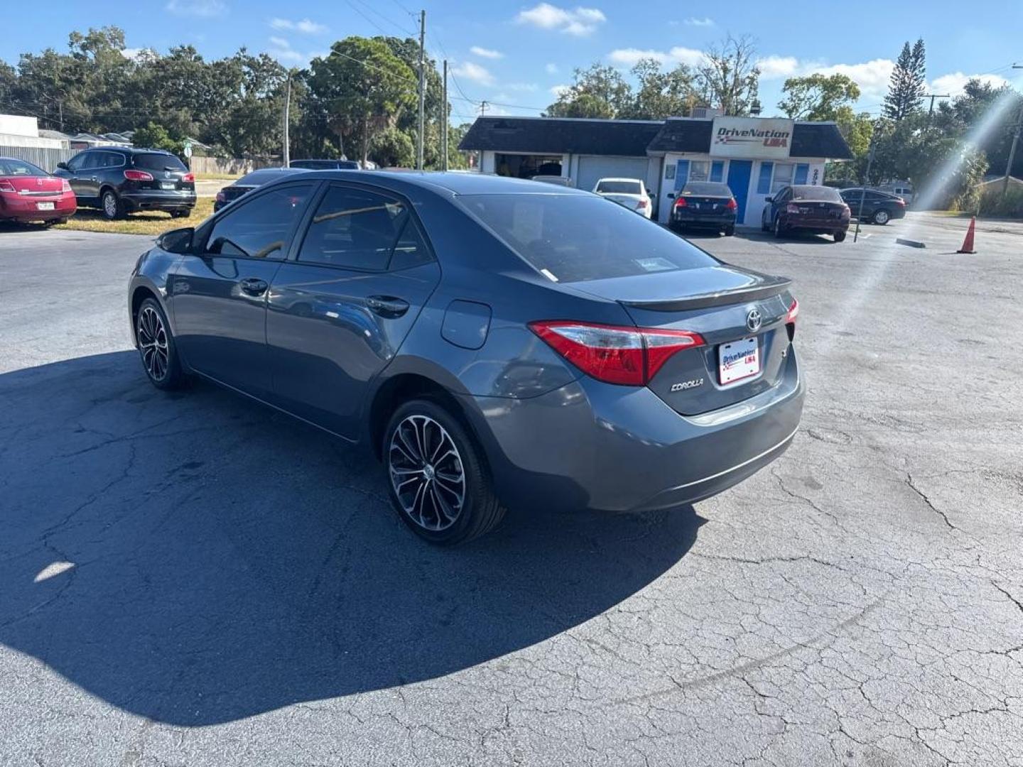 2014 GRAY TOYOTA COROLLA S (2T1BURHE5EC) with an 1.8L engine, Automatic transmission, located at 2929 9th St. West, Bradenton, 34205, (941) 242-2810, 27.473591, -82.570679 - Thanks for inquring into DriveNation USA! All vehicles listed can be viewed at www.drivenationusa.com for vehicle history reports and additonal info. We cannot quote any terms such as down payments or monthly payments without an application. You can apply directly at www.drivenationusa.com or by con - Photo#6