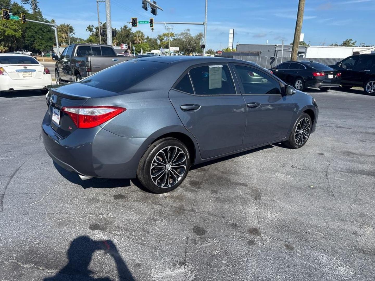 2014 GRAY TOYOTA COROLLA S (2T1BURHE5EC) with an 1.8L engine, Automatic transmission, located at 2929 9th St. West, Bradenton, 34205, (941) 242-2810, 27.473591, -82.570679 - Thanks for inquring into DriveNation USA! All vehicles listed can be viewed at www.drivenationusa.com for vehicle history reports and additonal info. We cannot quote any terms such as down payments or monthly payments without an application. You can apply directly at www.drivenationusa.com or by con - Photo#8