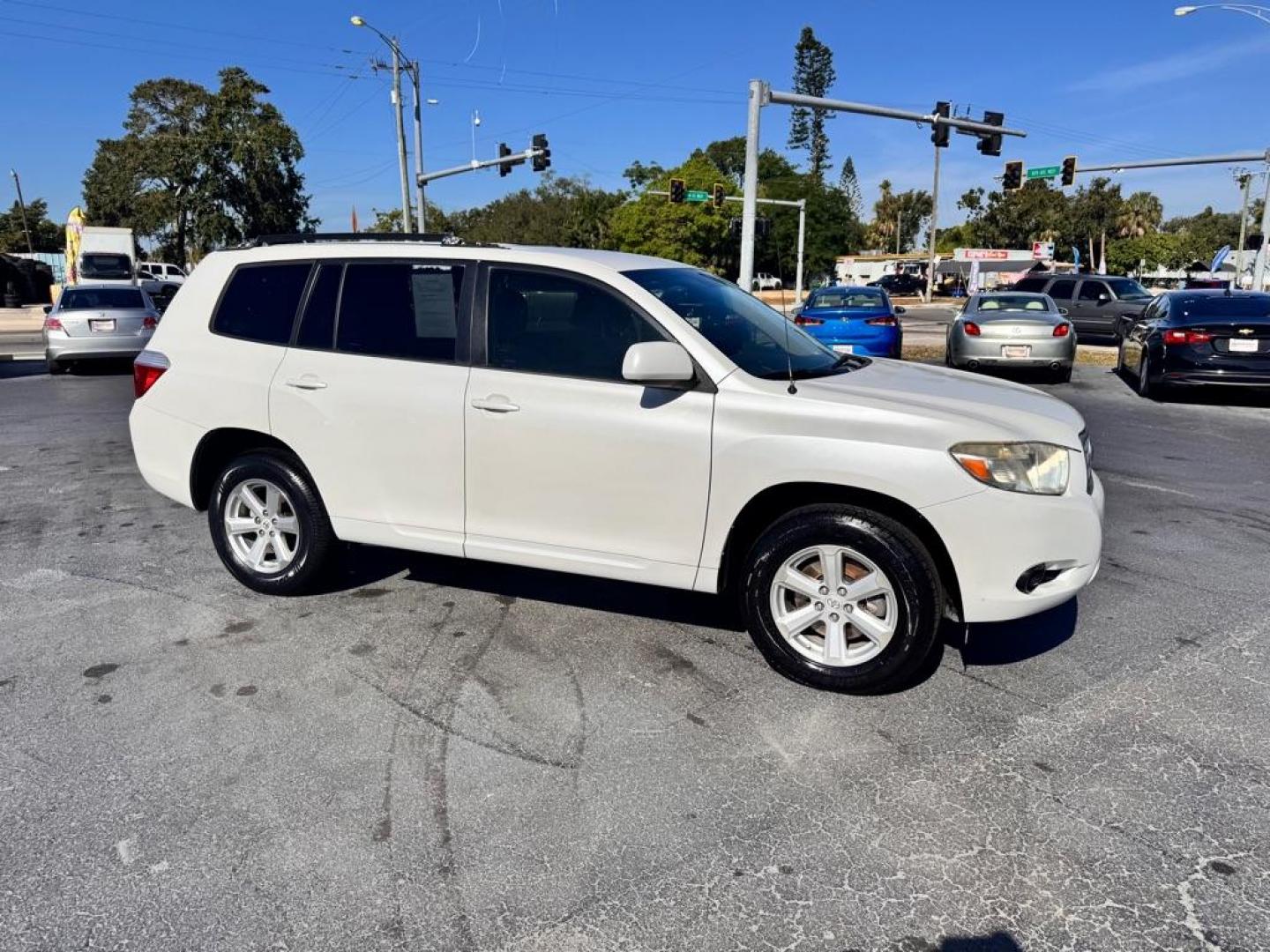2010 WHITE TOYOTA HIGHLANDER (JTEZA3EH0A2) with an 2.7L engine, Automatic transmission, located at 2929 9th St. West, Bradenton, 34205, (941) 242-2810, 27.473591, -82.570679 - Thanks for inquring into DriveNation USA! All vehicles listed can be viewed at www.drivenationusa.com for vehicle history reports and additonal info. We cannot quote any terms such as down payments or monthly payments without an application. You can apply directly at www.drivenationusa.com or by con - Photo#1