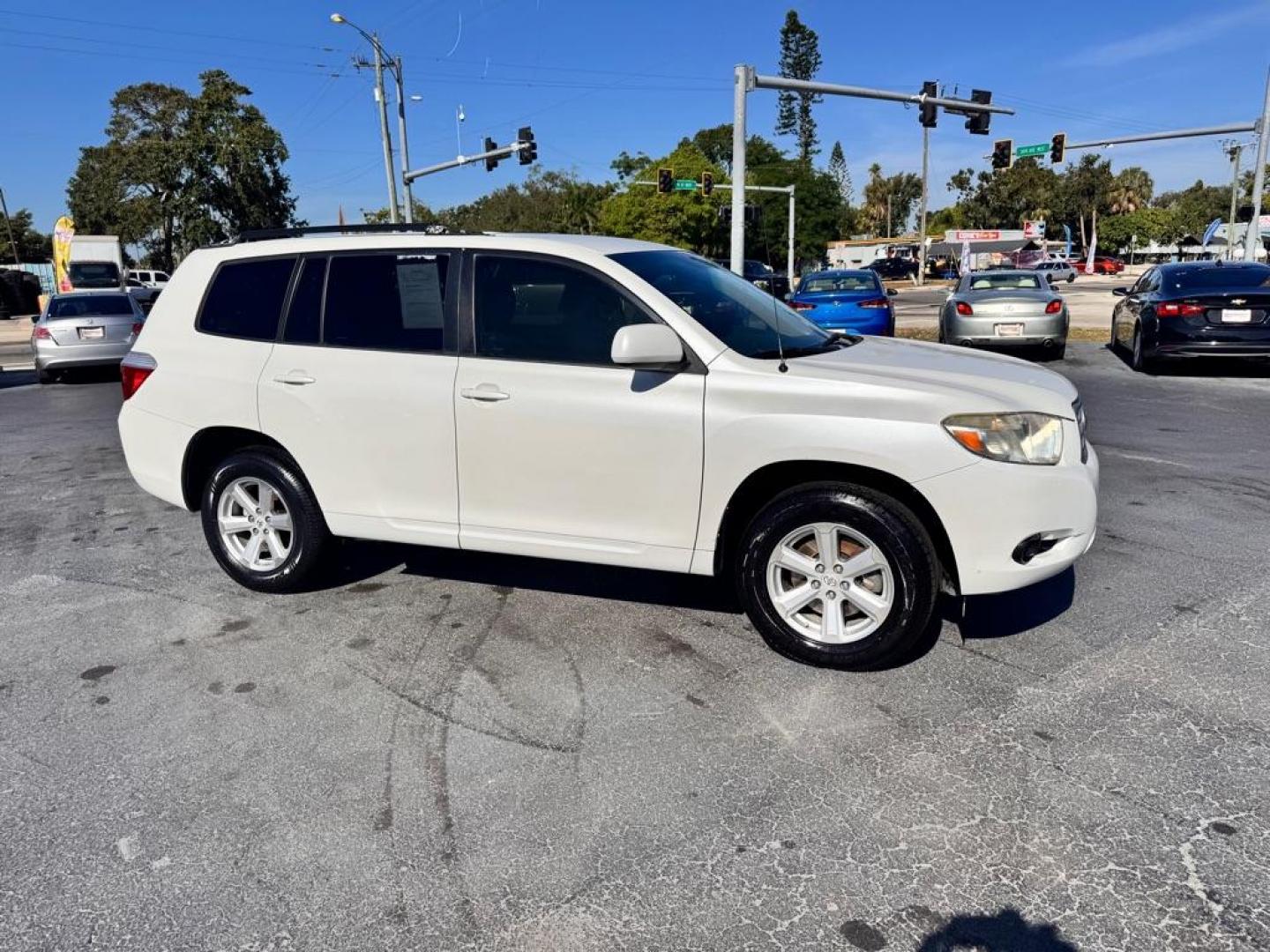 2010 WHITE TOYOTA HIGHLANDER (JTEZA3EH0A2) with an 2.7L engine, Automatic transmission, located at 2929 9th St. West, Bradenton, 34205, (941) 242-2810, 27.473591, -82.570679 - Thanks for inquring into DriveNation USA! All vehicles listed can be viewed at www.drivenationusa.com for vehicle history reports and additonal info. We cannot quote any terms such as down payments or monthly payments without an application. You can apply directly at www.drivenationusa.com or by con - Photo#2