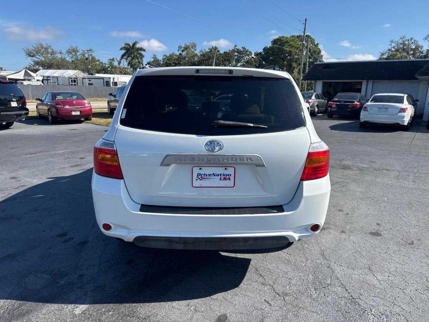 2010 WHITE TOYOTA HIGHLANDER (JTEZA3EH0A2) with an 2.7L engine, Automatic transmission, located at 2929 9th St. West, Bradenton, 34205, (941) 242-2810, 27.473591, -82.570679 - Thanks for inquring into DriveNation USA! All vehicles listed can be viewed at www.drivenationusa.com for vehicle history reports and additonal info. We cannot quote any terms such as down payments or monthly payments without an application. You can apply directly at www.drivenationusa.com or by con - Photo#7