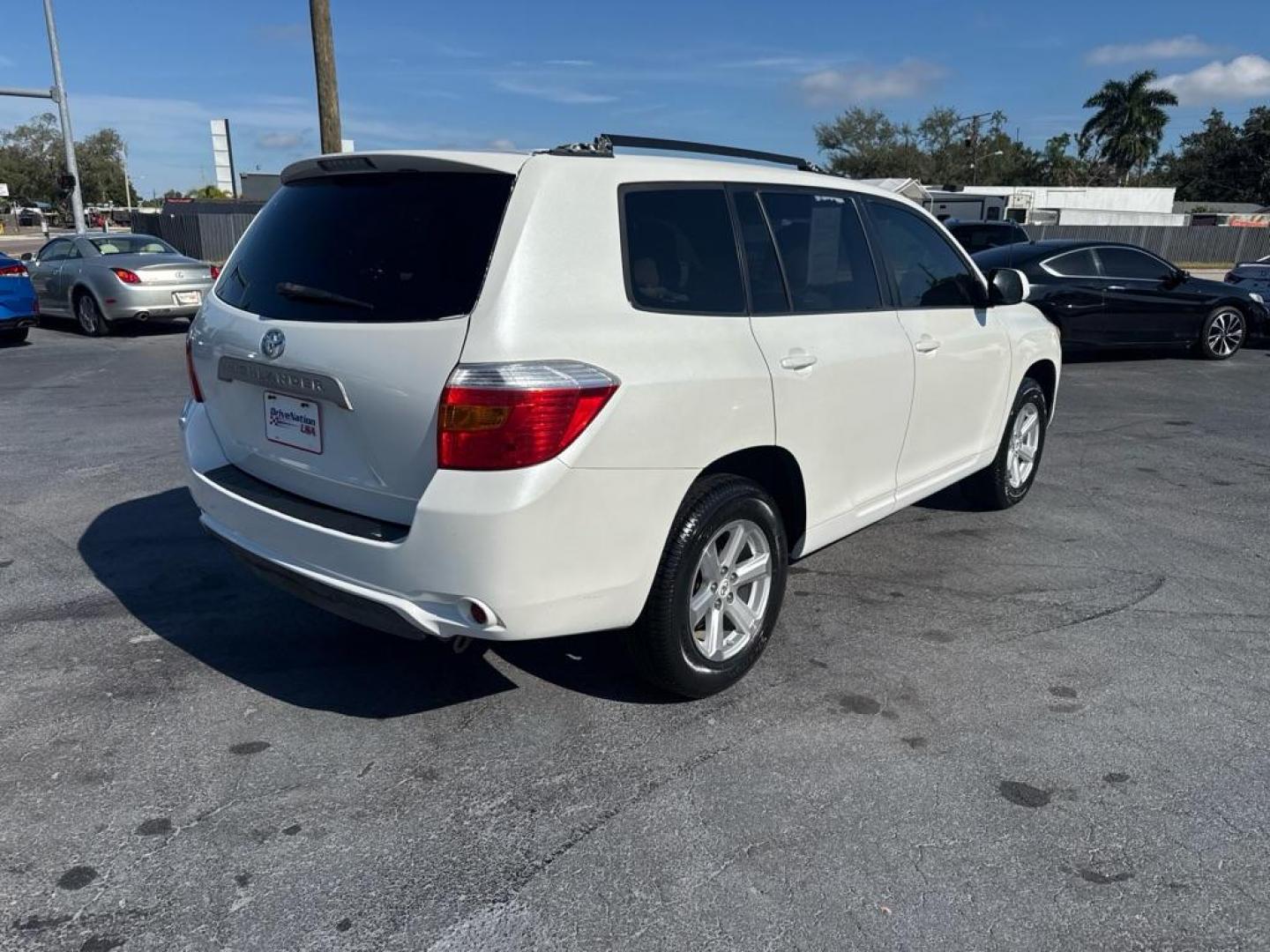 2010 WHITE TOYOTA HIGHLANDER (JTEZA3EH0A2) with an 2.7L engine, Automatic transmission, located at 2929 9th St. West, Bradenton, 34205, (941) 242-2810, 27.473591, -82.570679 - Thanks for inquring into DriveNation USA! All vehicles listed can be viewed at www.drivenationusa.com for vehicle history reports and additonal info. We cannot quote any terms such as down payments or monthly payments without an application. You can apply directly at www.drivenationusa.com or by con - Photo#8