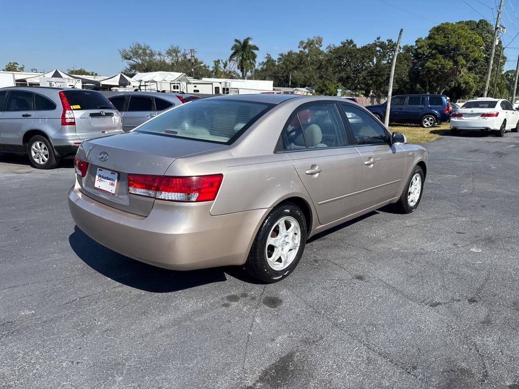 2006 TAN HYUNDAI SONATA GLS (5NPEU46C36H) with an 2.4L engine, Automatic transmission, located at 2929 9th St. West, Bradenton, 34205, (941) 242-2810, 27.473591, -82.570679 - Thanks for inquring into DriveNation USA! All vehicles listed can be viewed at www.drivenationusa.com for vehicle history reports and additonal info. We cannot quote any terms such as down payments or monthly payments without an application. You can apply directly at www.drivenationusa.com or by con - Photo#6