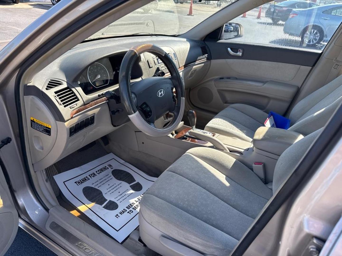 2006 TAN HYUNDAI SONATA GLS (5NPEU46C36H) with an 2.4L engine, Automatic transmission, located at 2929 9th St. West, Bradenton, 34205, (941) 242-2810, 27.473591, -82.570679 - Thanks for inquring into DriveNation USA! All vehicles listed can be viewed at www.drivenationusa.com for vehicle history reports and additonal info. We cannot quote any terms such as down payments or monthly payments without an application. You can apply directly at www.drivenationusa.com or by con - Photo#8