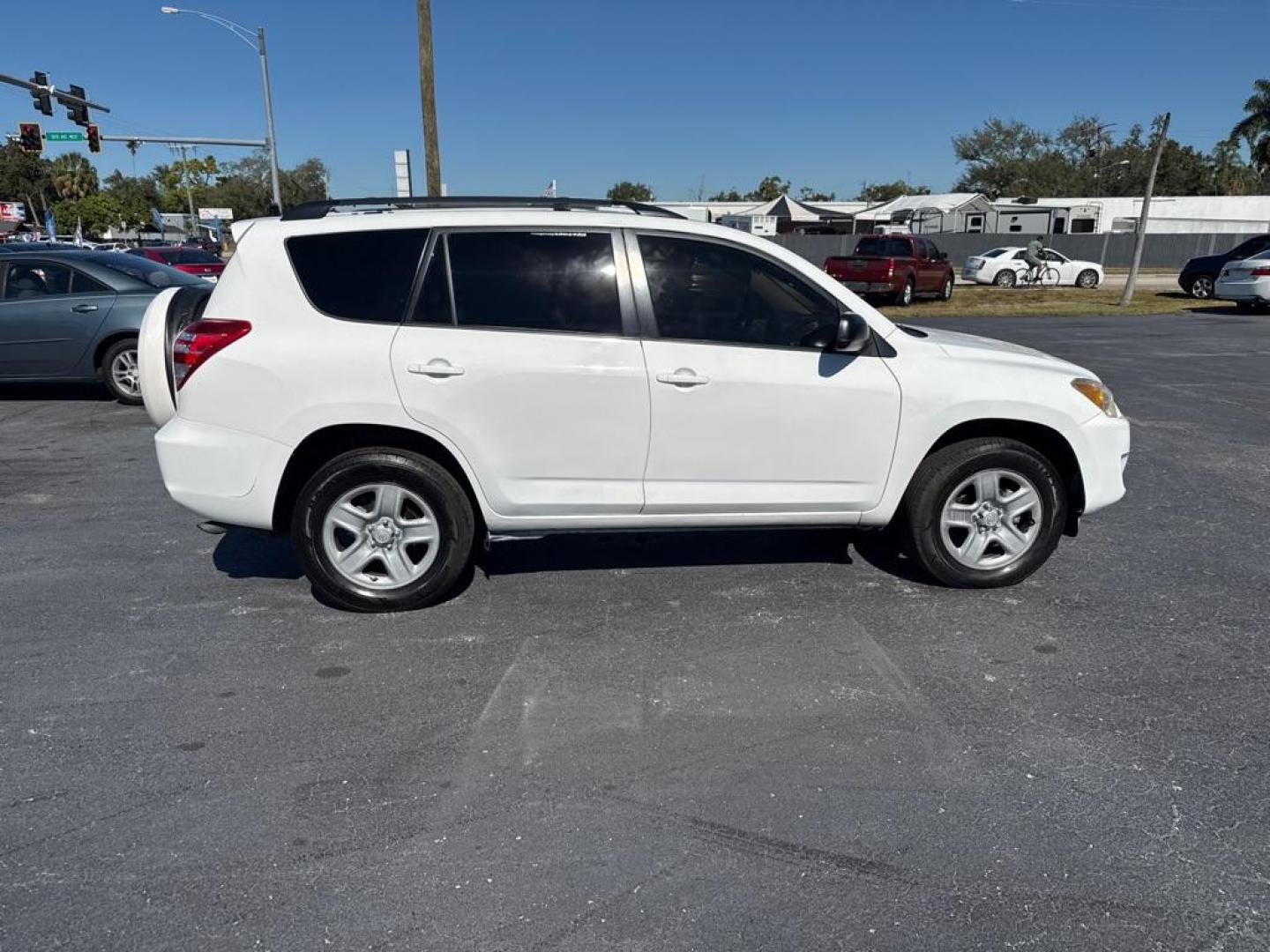 2010 WHITE TOYOTA RAV4 (2T3ZF4DVXAW) with an 2.5L engine, Automatic transmission, located at 2929 9th St. West, Bradenton, 34205, (941) 242-2810, 27.473591, -82.570679 - Thanks for inquring into DriveNation USA! All vehicles listed can be viewed at www.drivenationusa.com for vehicle history reports and additonal info. We cannot quote any terms such as down payments or monthly payments without an application. You can apply directly at www.drivenationusa.com or by con - Photo#8