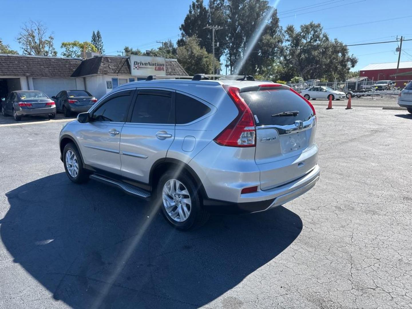2015 SILVER HONDA CR-V EXL (2HKRM3H73FH) with an 2.4L engine, Continuously Variable transmission, located at 2929 9th St. West, Bradenton, 34205, (941) 242-2810, 27.473591, -82.570679 - Thanks for inquring into DriveNation USA! All vehicles listed can be viewed at www.drivenationusa.com for vehicle history reports and additonal info. We cannot quote any terms such as down payments or monthly payments without an application. You can apply directly at www.drivenationusa.com or by con - Photo#5