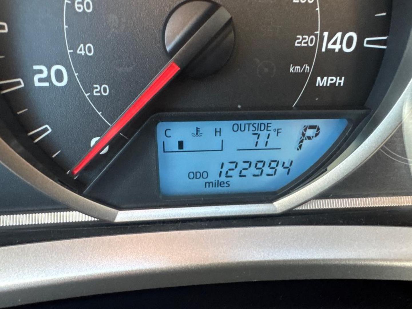 2013 GRAY TOYOTA RAV4 XLE (JTMWFREV2DD) with an 2.5L engine, Automatic transmission, located at 2929 9th St. West, Bradenton, 34205, (941) 242-2810, 27.473591, -82.570679 - Thanks for inquring into DriveNation USA! All vehicles listed can be viewed at www.drivenationusa.com for vehicle history reports and additonal info. We cannot quote any terms such as down payments or monthly payments without an application. You can apply directly at www.drivenationusa.com or by con - Photo#10