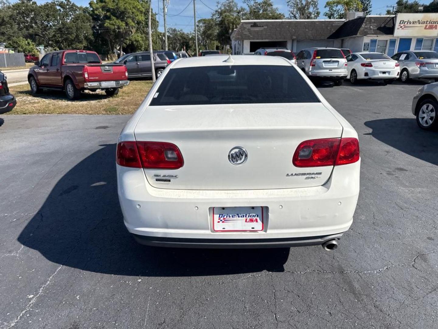 2010 WHITE BUICK LUCERNE CXL (1G4HC5EM2AU) with an 3.9L engine, Automatic transmission, located at 2929 9th St. West, Bradenton, 34205, (941) 242-2810, 27.473591, -82.570679 - Thanks for inquring into DriveNation USA! All vehicles listed can be viewed at www.drivenationusa.com for vehicle history reports and additonal info. We cannot quote any terms such as down payments or monthly payments without an application. You can apply directly at www.drivenationusa.com or by con - Photo#6