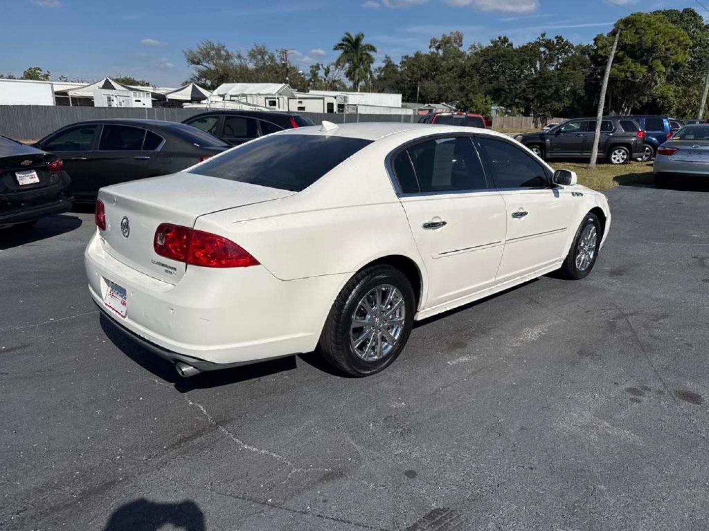 2010 WHITE BUICK LUCERNE CXL (1G4HC5EM2AU) with an 3.9L engine, Automatic transmission, located at 2929 9th St. West, Bradenton, 34205, (941) 242-2810, 27.473591, -82.570679 - Thanks for inquring into DriveNation USA! All vehicles listed can be viewed at www.drivenationusa.com for vehicle history reports and additonal info. We cannot quote any terms such as down payments or monthly payments without an application. You can apply directly at www.drivenationusa.com or by con - Photo#7