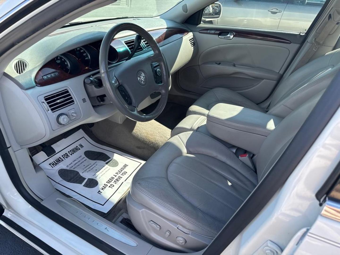 2010 WHITE BUICK LUCERNE CXL (1G4HC5EM2AU) with an 3.9L engine, Automatic transmission, located at 2929 9th St. West, Bradenton, 34205, (941) 242-2810, 27.473591, -82.570679 - Thanks for inquring into DriveNation USA! All vehicles listed can be viewed at www.drivenationusa.com for vehicle history reports and additonal info. We cannot quote any terms such as down payments or monthly payments without an application. You can apply directly at www.drivenationusa.com or by con - Photo#9