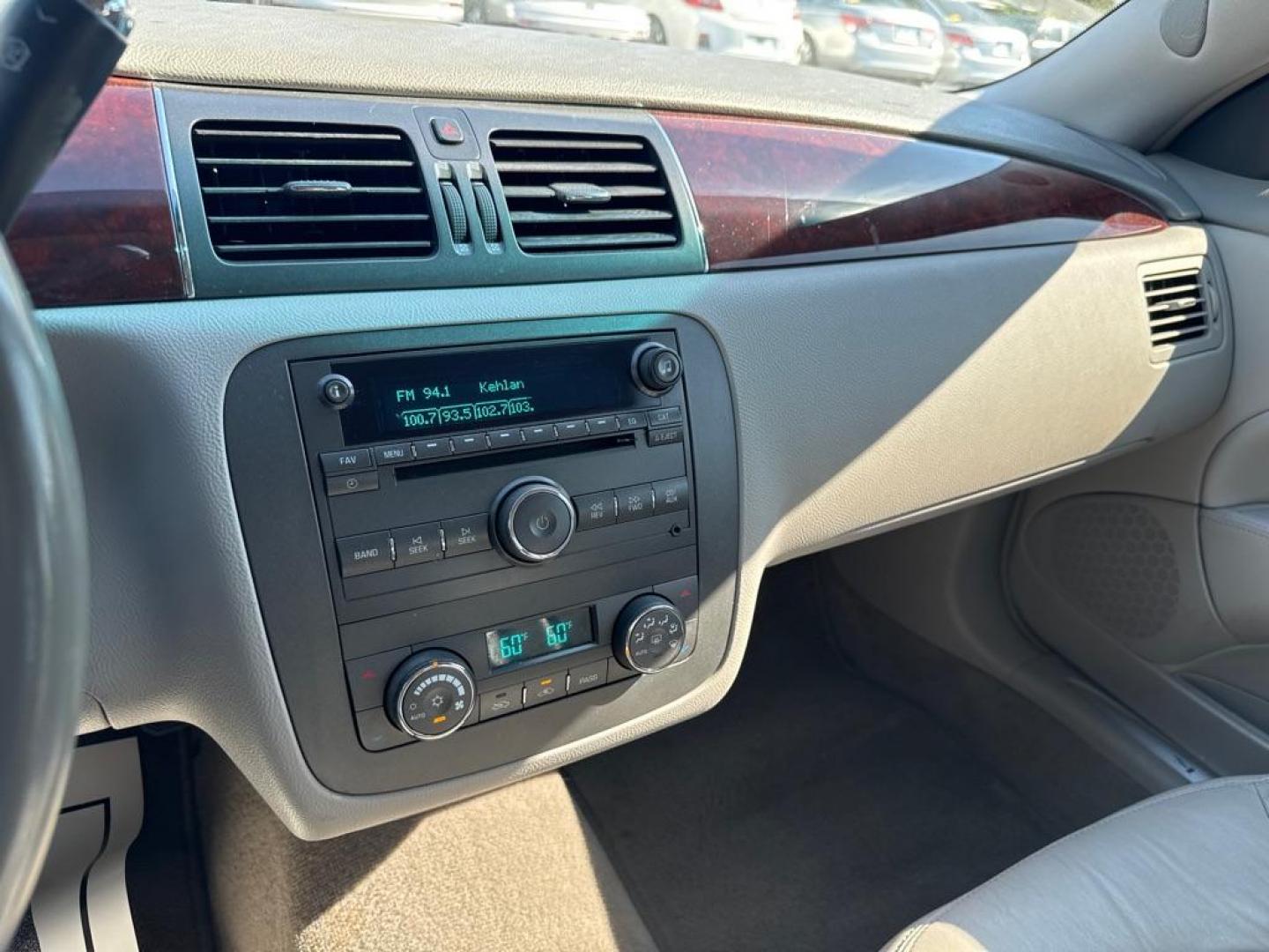 2010 WHITE BUICK LUCERNE CXL (1G4HC5EM2AU) with an 3.9L engine, Automatic transmission, located at 2929 9th St. West, Bradenton, 34205, (941) 242-2810, 27.473591, -82.570679 - Thanks for inquring into DriveNation USA! All vehicles listed can be viewed at www.drivenationusa.com for vehicle history reports and additonal info. We cannot quote any terms such as down payments or monthly payments without an application. You can apply directly at www.drivenationusa.com or by con - Photo#11