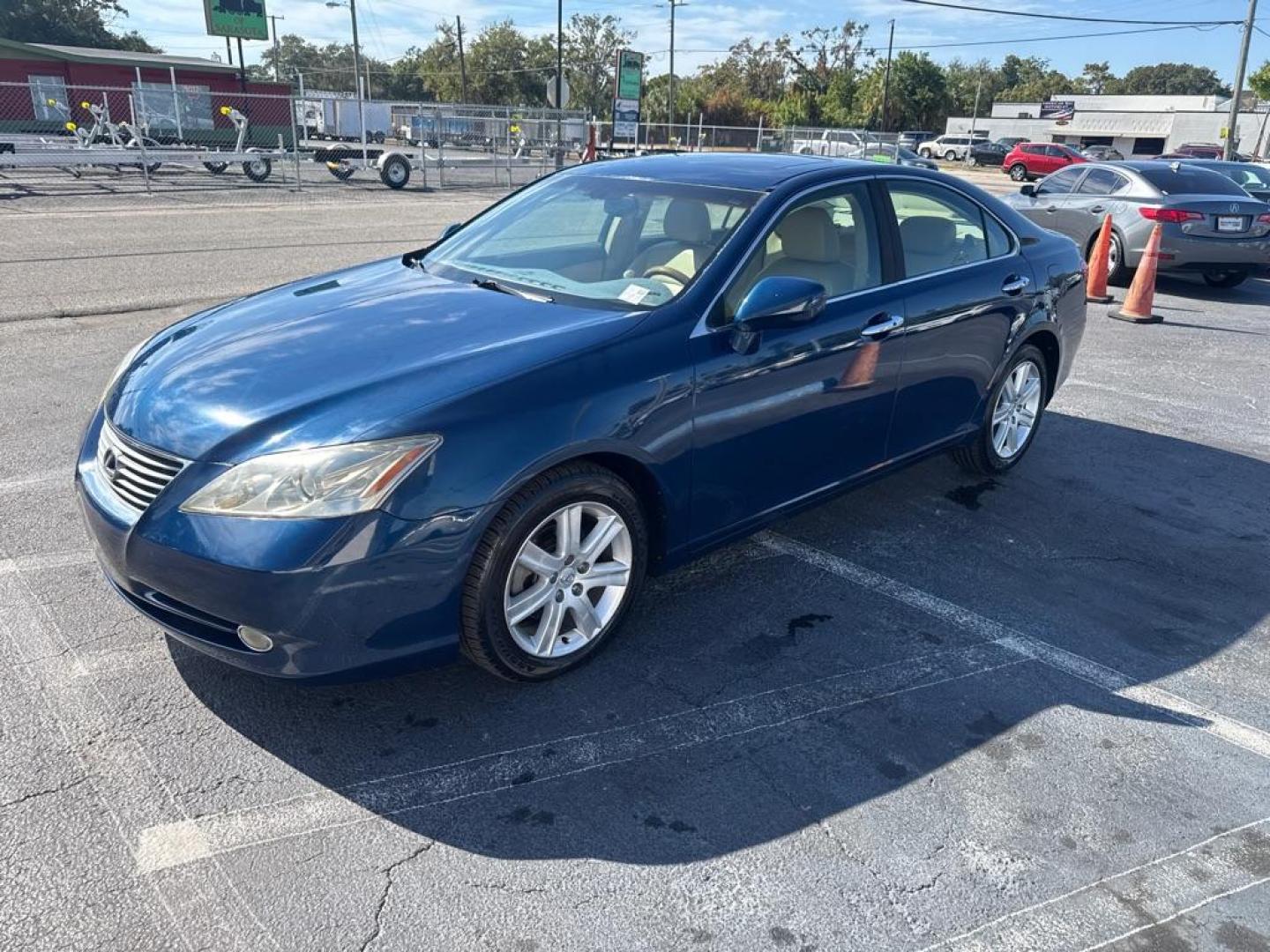 2007 BLUE LEXUS ES 350 (JTHBJ46G972) with an 3.5L engine, Automatic transmission, located at 2929 9th St. West, Bradenton, 34205, (941) 242-2810, 27.473591, -82.570679 - Photo#4