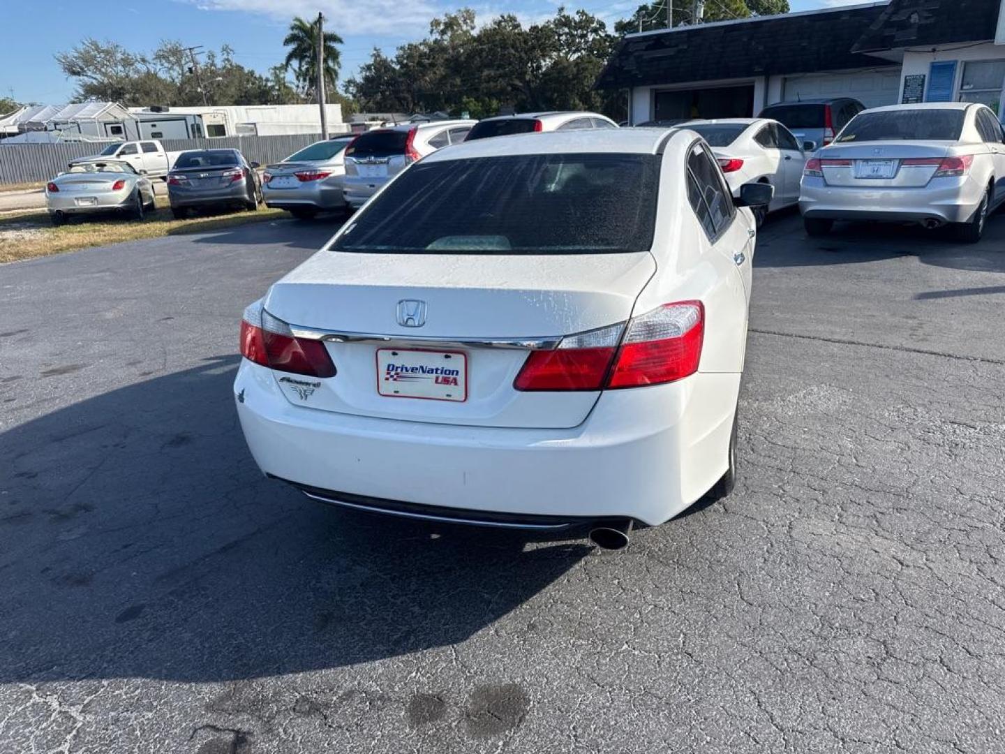 2015 WHITE HONDA ACCORD LX (1HGCR2F37FA) with an 2.4L engine, Continuously Variable transmission, located at 2929 9th St. West, Bradenton, 34205, (941) 242-2810, 27.473591, -82.570679 - Photo#7