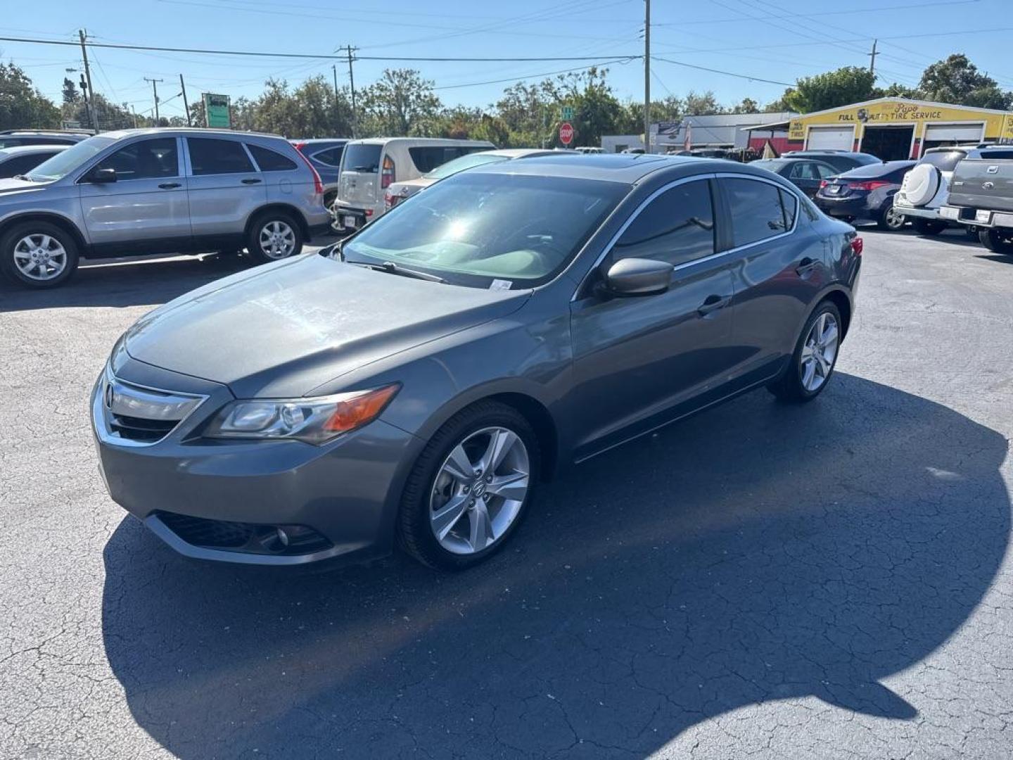 2014 GRAY ACURA ILX 20 TECH (19VDE1F77EE) with an 2.0L engine, Automatic transmission, located at 2929 9th St. West, Bradenton, 34205, (941) 242-2810, 27.473591, -82.570679 - Thanks for inquring into DriveNation USA! All vehicles listed can be viewed at www.drivenationusa.com for vehicle history reports and additonal info. We cannot quote any terms such as down payments or monthly payments without an application. You can apply directly at www.drivenationusa.com or by con - Photo#3