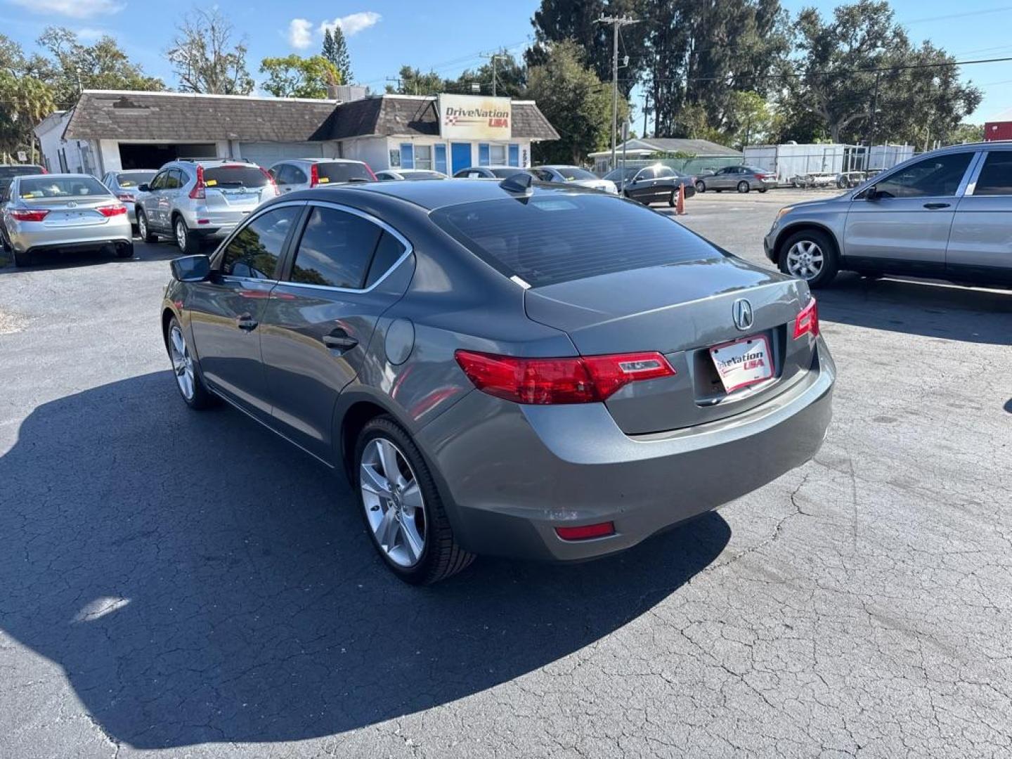 2014 GRAY ACURA ILX 20 TECH (19VDE1F77EE) with an 2.0L engine, Automatic transmission, located at 2929 9th St. West, Bradenton, 34205, (941) 242-2810, 27.473591, -82.570679 - Thanks for inquring into DriveNation USA! All vehicles listed can be viewed at www.drivenationusa.com for vehicle history reports and additonal info. We cannot quote any terms such as down payments or monthly payments without an application. You can apply directly at www.drivenationusa.com or by con - Photo#5