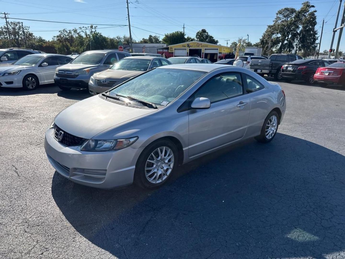 2010 SILVER HONDA CIVIC LX (2HGFG1B63AH) with an 1.8L engine, Automatic transmission, located at 2929 9th St. West, Bradenton, 34205, (941) 242-2810, 27.473591, -82.570679 - Photo#3