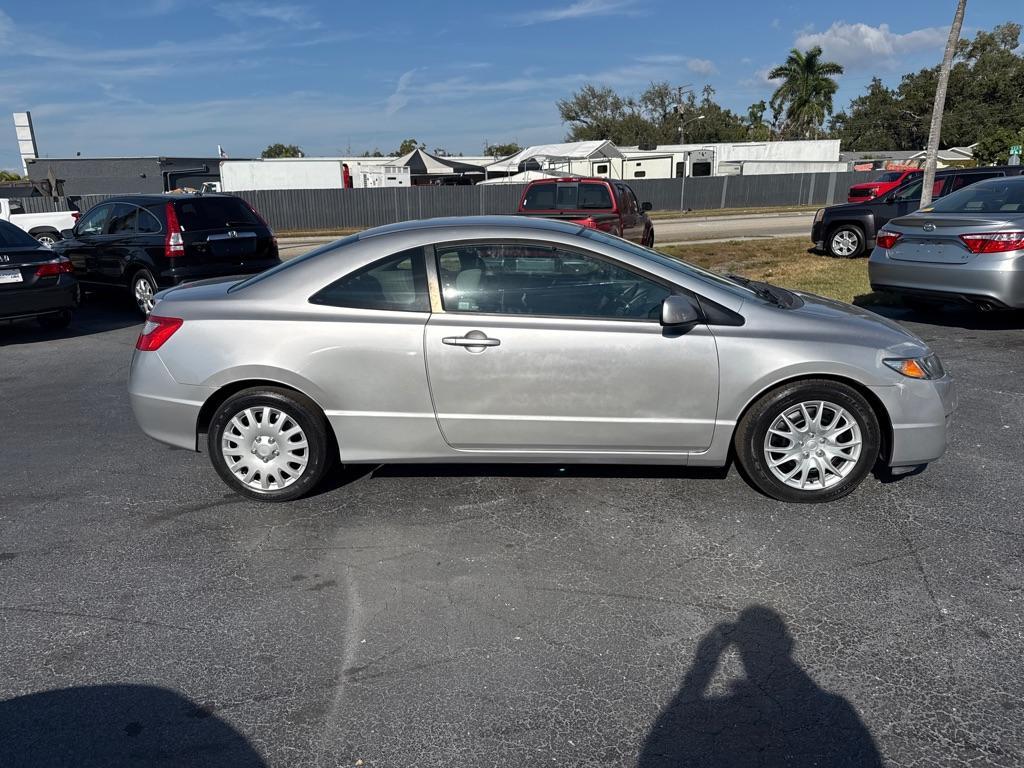 2010 SILVER HONDA CIVIC LX (2HGFG1B63AH) with an 1.8L engine, Automatic transmission, located at 2929 9th St. West, Bradenton, 34205, (941) 242-2810, 27.473591, -82.570679 - Photo#8