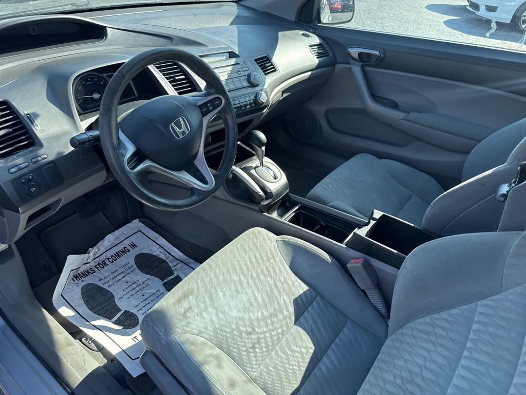 2010 SILVER HONDA CIVIC LX (2HGFG1B63AH) with an 1.8L engine, Automatic transmission, located at 2929 9th St. West, Bradenton, 34205, (941) 242-2810, 27.473591, -82.570679 - Photo#9