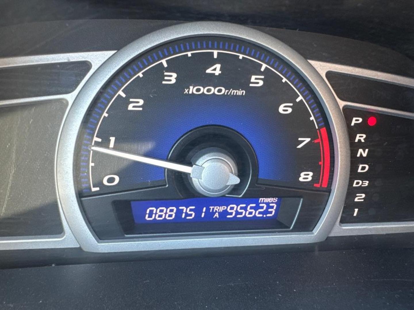 2010 SILVER HONDA CIVIC LX (2HGFG1B63AH) with an 1.8L engine, Automatic transmission, located at 2929 9th St. West, Bradenton, 34205, (941) 242-2810, 27.473591, -82.570679 - Photo#10