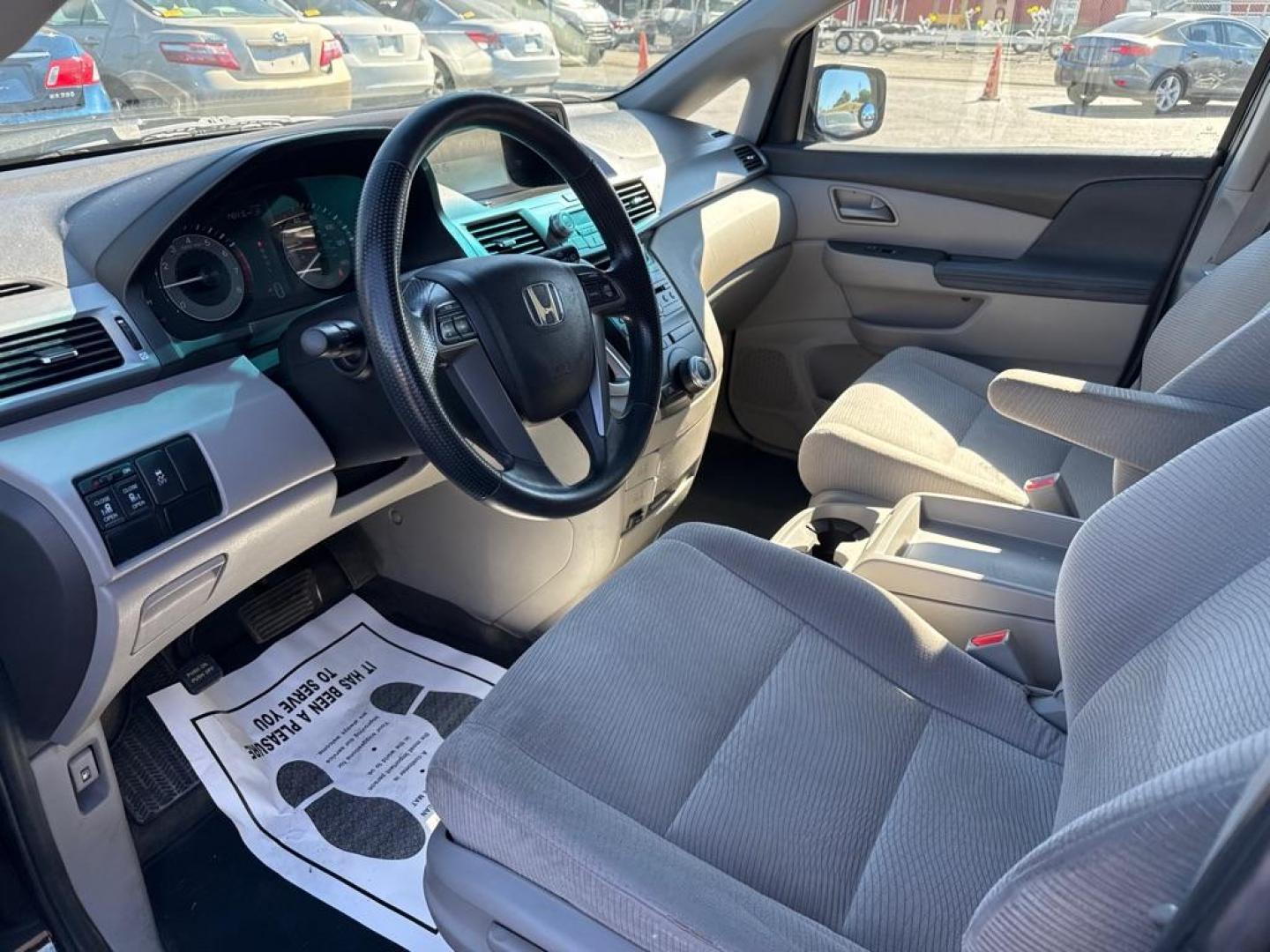 2011 BLACK HONDA ODYSSEY EX (5FNRL5H49BB) with an 3.5L engine, Automatic transmission, located at 2929 9th St. West, Bradenton, 34205, (941) 242-2810, 27.473591, -82.570679 - Photo#12