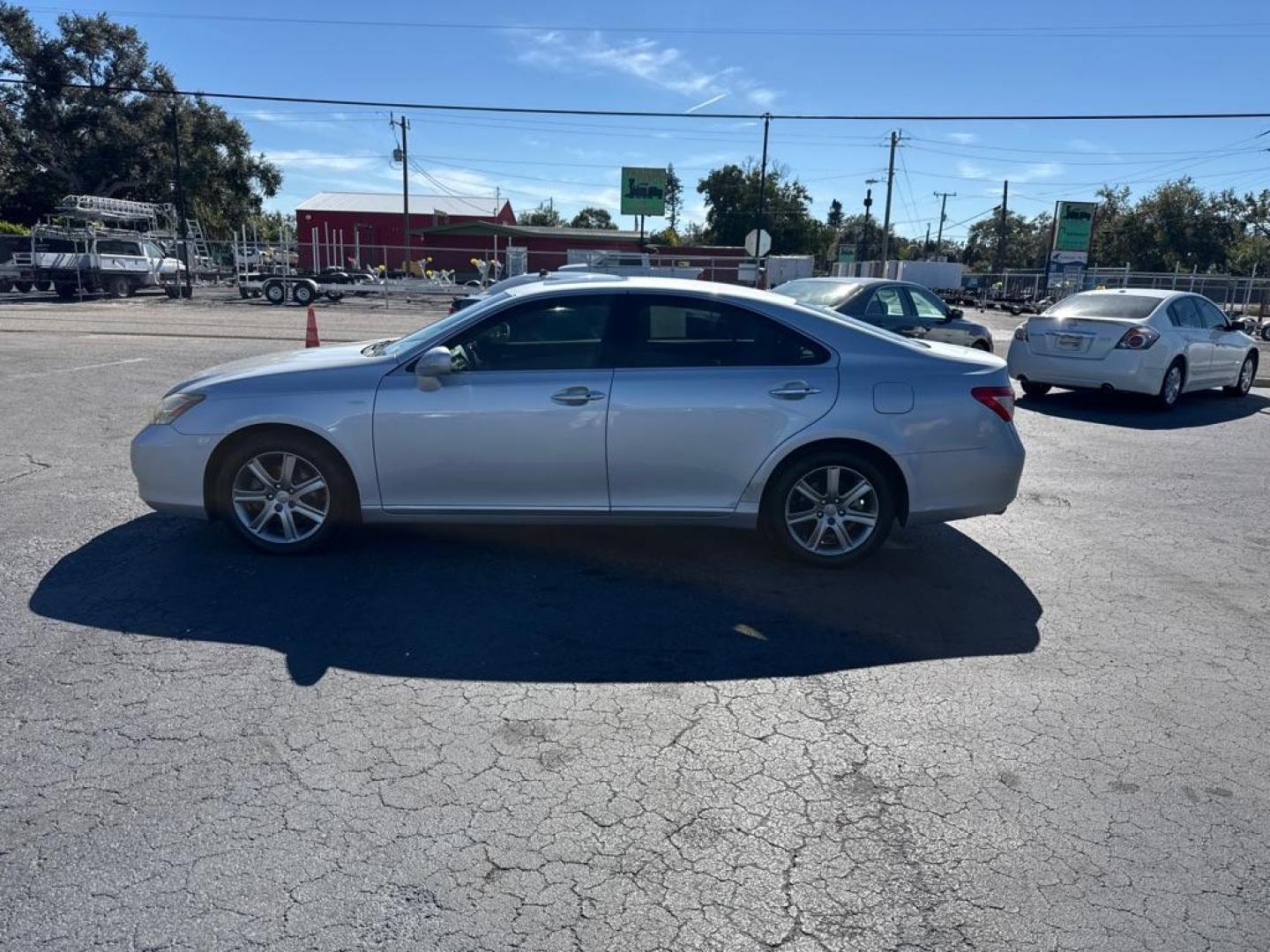 2008 SILVER LEXUS ES 350 (JTHBJ46G082) with an 3.5L engine, Automatic transmission, located at 2929 9th St. West, Bradenton, 34205, (941) 242-2810, 27.473591, -82.570679 - Thanks for inquring into DriveNation USA! All vehicles listed can be viewed at www.drivenationusa.com for vehicle history reports and additonal info. We cannot quote any terms such as down payments or monthly payments without an application. You can apply directly at www.drivenationusa.com or by con - Photo#4