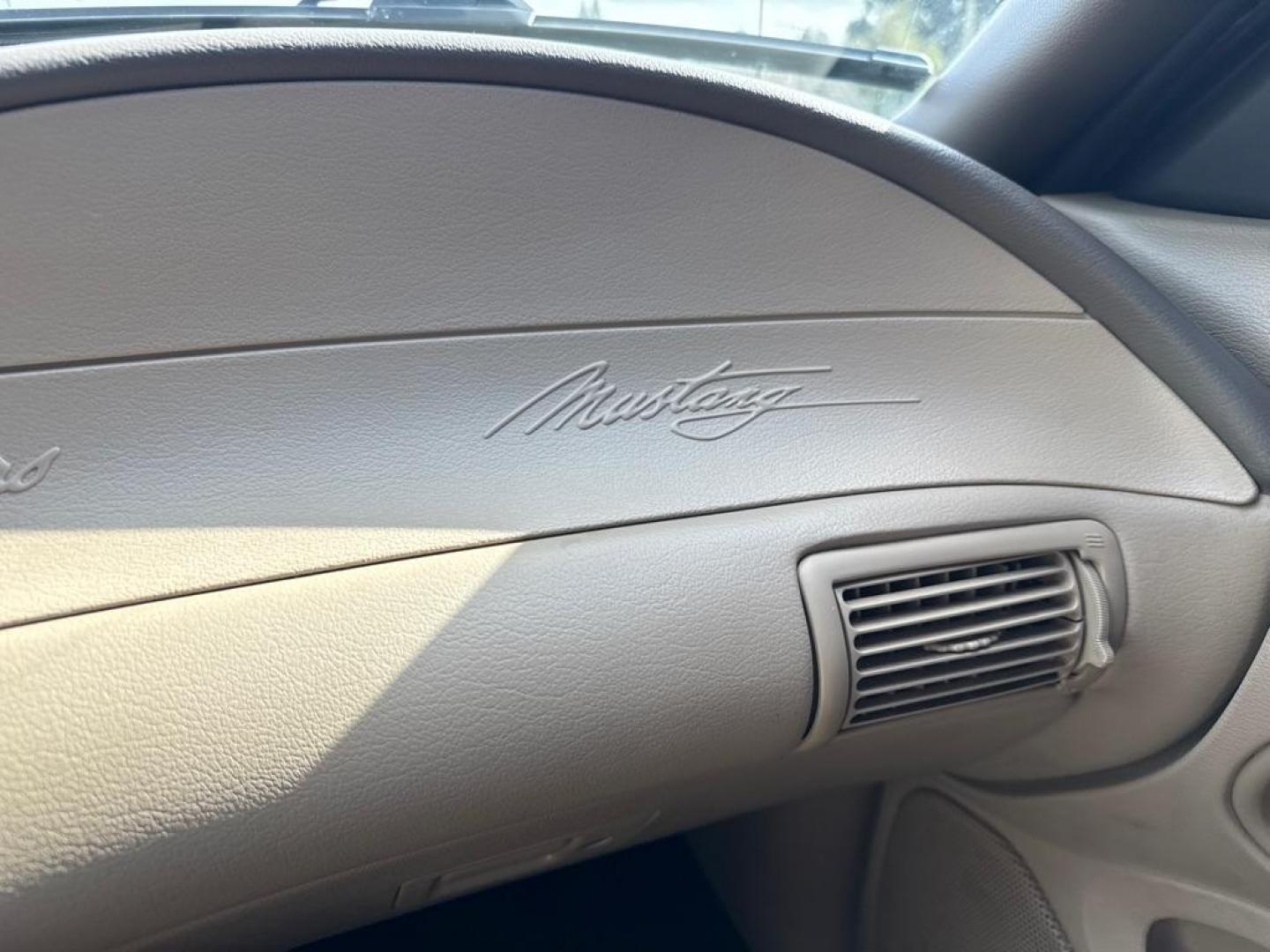 2004 WHITE FORD MUSTANG (1FAFP40434F) with an 3.8L engine, Automatic transmission, located at 2929 9th St. West, Bradenton, 34205, (941) 242-2810, 27.473591, -82.570679 - Thanks for inquring into DriveNation USA! All vehicles listed can be viewed at www.drivenationusa.com for vehicle history reports and additonal info. We cannot quote any terms such as down payments or monthly payments without an application. You can apply directly at www.drivenationusa.com or by con - Photo#14