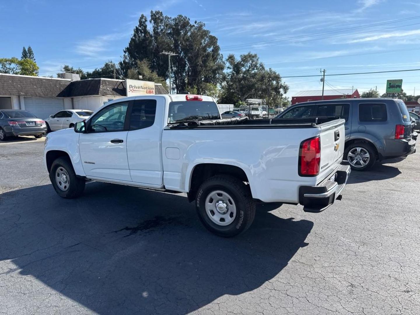 2017 WHITE CHEVROLET COLORADO (1GCHSBEA9H1) with an 2.5L engine, Automatic transmission, located at 2929 9th St. West, Bradenton, 34205, (941) 242-2810, 27.473591, -82.570679 - Thanks for inquring into DriveNation USA! All vehicles listed can be viewed at www.drivenationusa.com for vehicle history reports and additonal info. We cannot quote any terms such as down payments or monthly payments without an application. You can apply directly at www.drivenationusa.com or by con - Photo#3