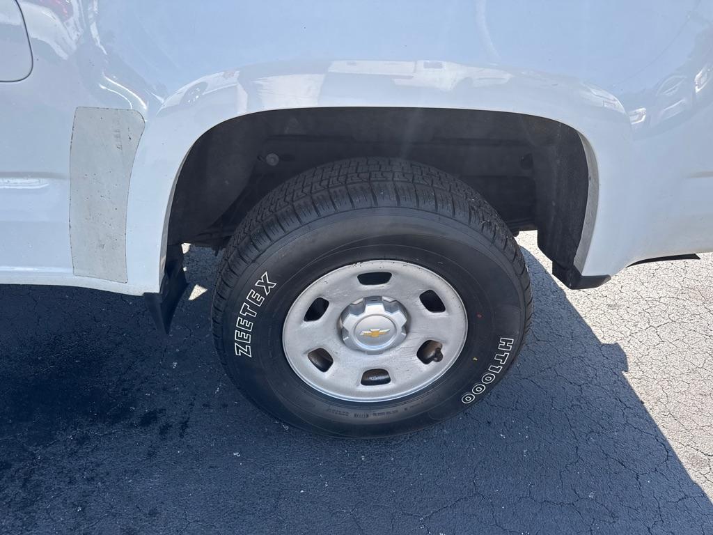 2017 WHITE CHEVROLET COLORADO (1GCHSBEA9H1) with an 2.5L engine, Automatic transmission, located at 2929 9th St. West, Bradenton, 34205, (941) 242-2810, 27.473591, -82.570679 - Thanks for inquring into DriveNation USA! All vehicles listed can be viewed at www.drivenationusa.com for vehicle history reports and additonal info. We cannot quote any terms such as down payments or monthly payments without an application. You can apply directly at www.drivenationusa.com or by con - Photo#7