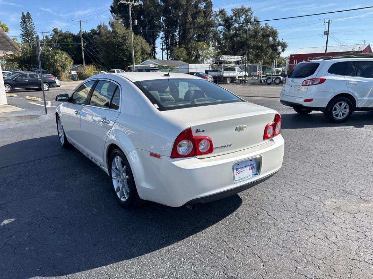 2011 WHITE CHEVROLET MALIBU LTZ (1G1ZE5E1XBF) with an 2.4L engine, Automatic transmission, located at 2929 9th St. West, Bradenton, 34205, (941) 242-2810, 27.473591, -82.570679 - Thanks for inquring into DriveNation USA! All vehicles listed can be viewed at www.drivenationusa.com for vehicle history reports and additonal info. We cannot quote any terms such as down payments or monthly payments without an application. You can apply directly at www.drivenationusa.com or by con - Photo#5