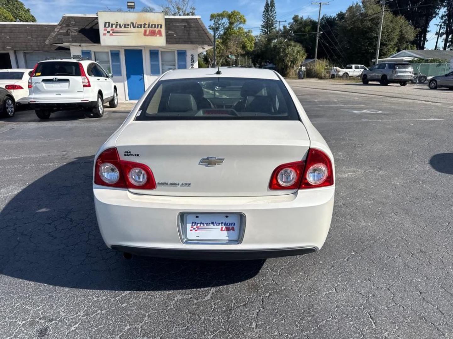 2011 WHITE CHEVROLET MALIBU LTZ (1G1ZE5E1XBF) with an 2.4L engine, Automatic transmission, located at 2929 9th St. West, Bradenton, 34205, (941) 242-2810, 27.473591, -82.570679 - Thanks for inquring into DriveNation USA! All vehicles listed can be viewed at www.drivenationusa.com for vehicle history reports and additonal info. We cannot quote any terms such as down payments or monthly payments without an application. You can apply directly at www.drivenationusa.com or by con - Photo#6