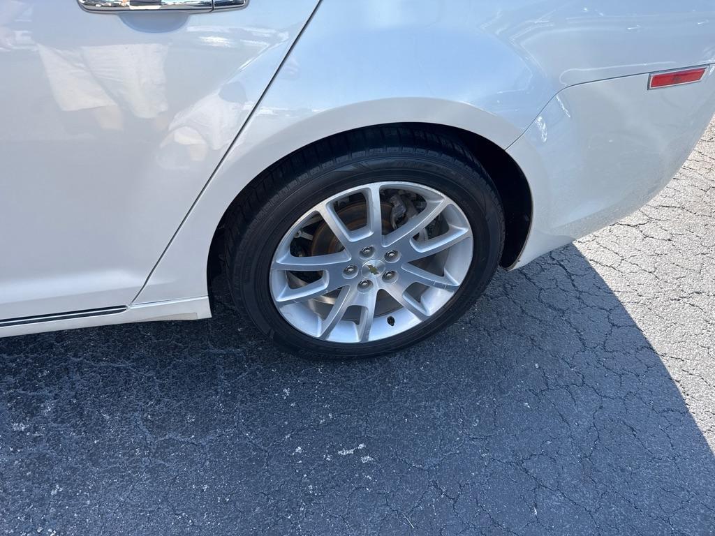 2011 WHITE CHEVROLET MALIBU LTZ (1G1ZE5E1XBF) with an 2.4L engine, Automatic transmission, located at 2929 9th St. West, Bradenton, 34205, (941) 242-2810, 27.473591, -82.570679 - Thanks for inquring into DriveNation USA! All vehicles listed can be viewed at www.drivenationusa.com for vehicle history reports and additonal info. We cannot quote any terms such as down payments or monthly payments without an application. You can apply directly at www.drivenationusa.com or by con - Photo#9