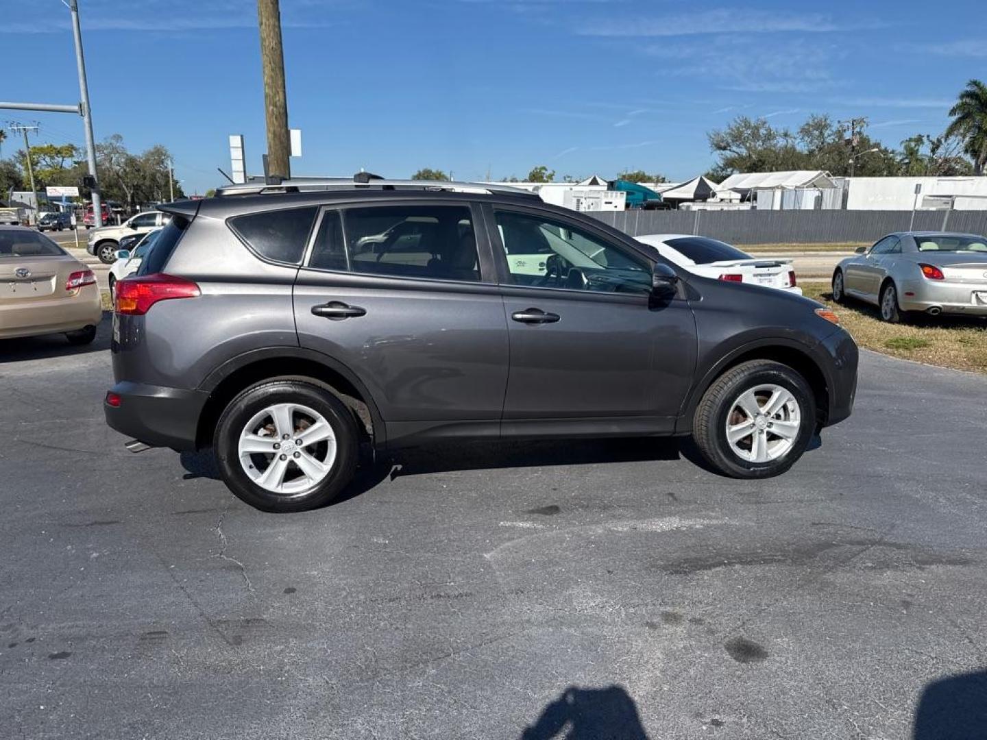 2014 GRAY TOYOTA RAV4 XLE (2T3WFREV6EW) with an 2.5L engine, Automatic transmission, located at 2929 9th St. West, Bradenton, 34205, (941) 242-2810, 27.473591, -82.570679 - Thanks for inquring into DriveNation USA! All vehicles listed can be viewed at www.drivenationusa.com for vehicle history reports and additonal info. We cannot quote any terms such as down payments or monthly payments without an application. You can apply directly at www.drivenationusa.com or by con - Photo#8