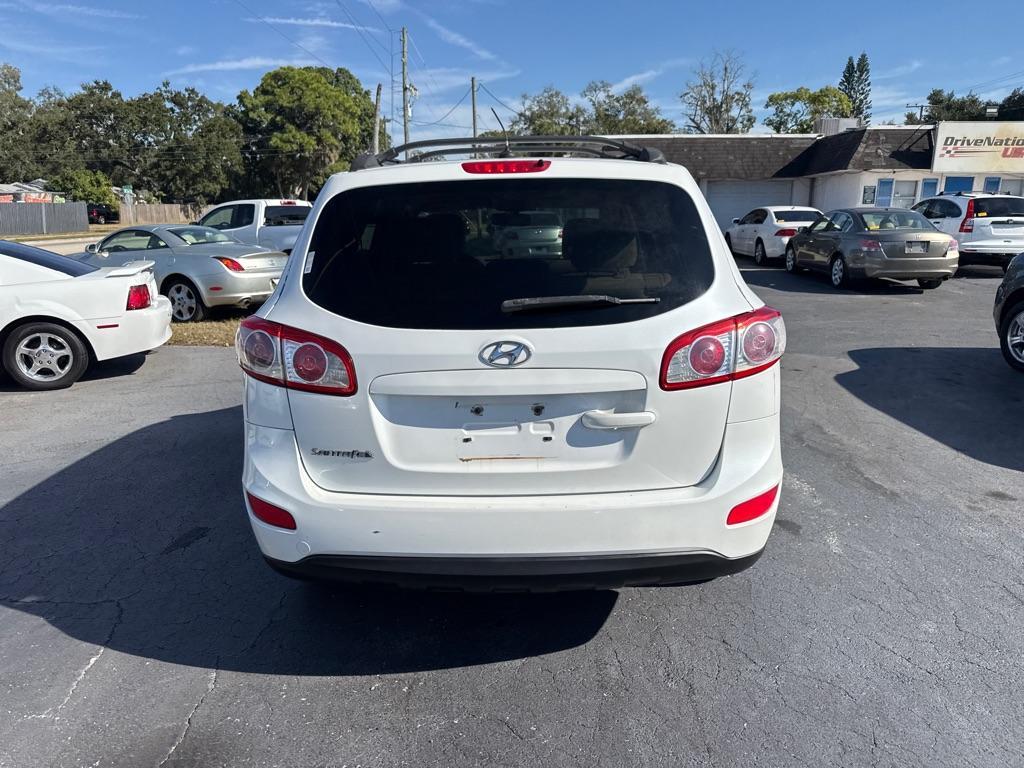 2012 WHITE HYUNDAI SANTA FE GLS (5XYZG3AB1CG) with an 2.4L engine, Automatic transmission, located at 2929 9th St. West, Bradenton, 34205, (941) 242-2810, 27.473591, -82.570679 - Thanks for inquring into DriveNation USA! All vehicles listed can be viewed at www.drivenationusa.com for vehicle history reports and additonal info. We cannot quote any terms such as down payments or monthly payments without an application. You can apply directly at www.drivenationusa.com or by con - Photo#6