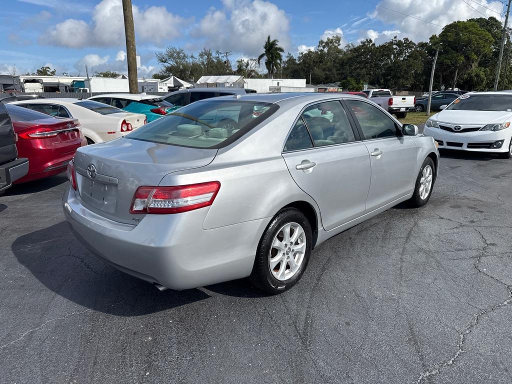 2011 SILVER TOYOTA CAMRY SE (4T1BF3EK2BU) with an 2.5L engine, Automatic transmission, located at 2929 9th St. West, Bradenton, 34205, (941) 242-2810, 27.473591, -82.570679 - Thanks for inquring into DriveNation USA! All vehicles listed can be viewed at www.drivenationusa.com for vehicle history reports and additonal info. We cannot quote any terms such as down payments or monthly payments without an application. You can apply directly at www.drivenationusa.com or by con - Photo#6