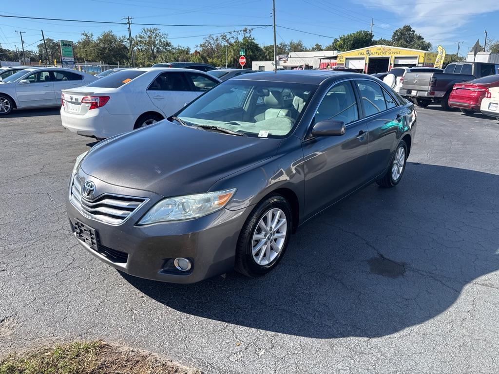 2011 GRAY TOYOTA CAMRY XLE (4T4BF3EK2BR) with an 2.5L engine, Automatic transmission, located at 2929 9th St. West, Bradenton, 34205, (941) 242-2810, 27.473591, -82.570679 - Thanks for inquring into DriveNation USA! All vehicles listed can be viewed at www.drivenationusa.com for vehicle history reports and additonal info. We cannot quote any terms such as down payments or monthly payments without an application. You can apply directly at www.drivenationusa.com or by con - Photo#3