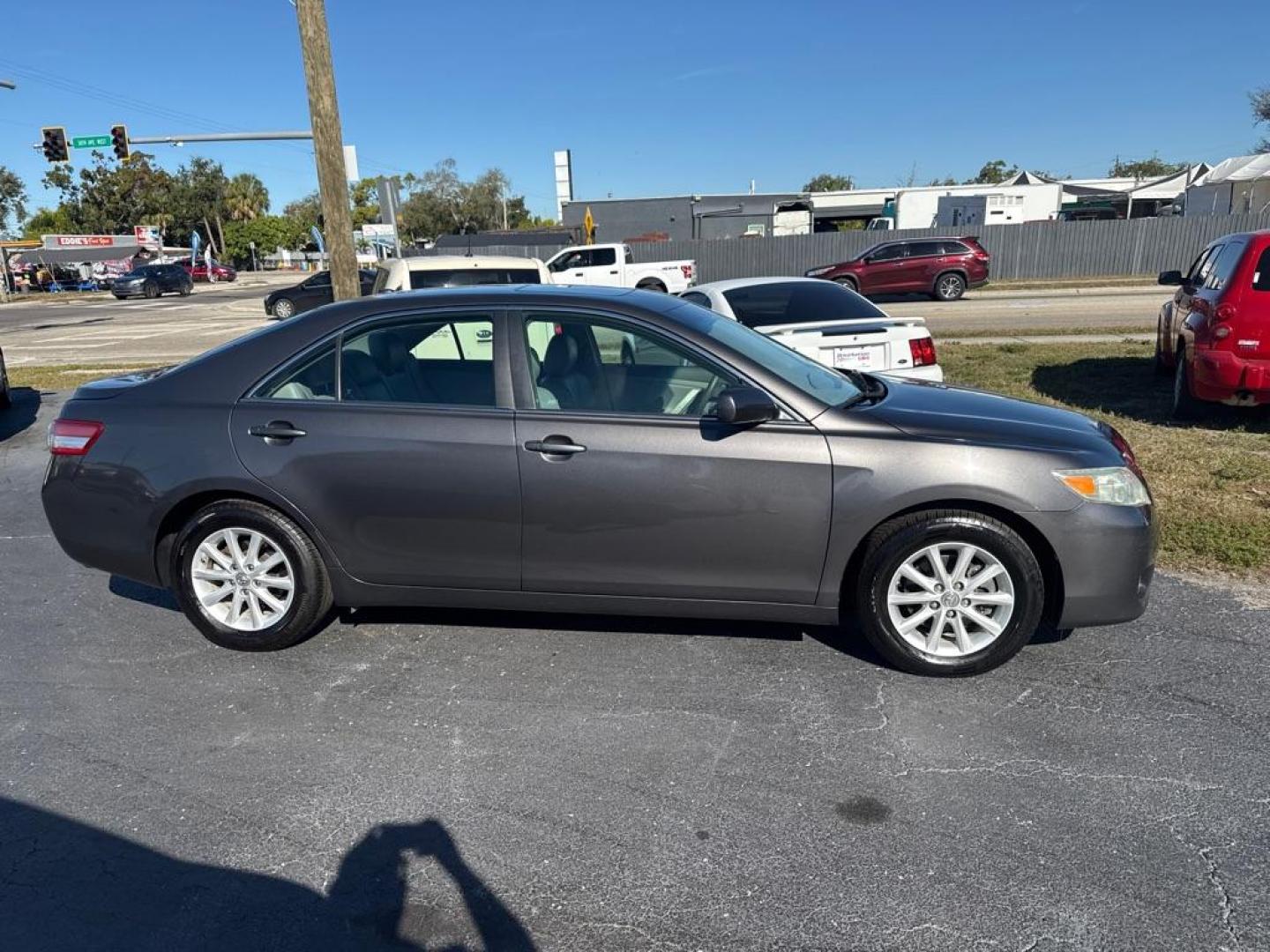 2011 GRAY TOYOTA CAMRY XLE (4T4BF3EK2BR) with an 2.5L engine, Automatic transmission, located at 2929 9th St. West, Bradenton, 34205, (941) 242-2810, 27.473591, -82.570679 - Thanks for inquring into DriveNation USA! All vehicles listed can be viewed at www.drivenationusa.com for vehicle history reports and additonal info. We cannot quote any terms such as down payments or monthly payments without an application. You can apply directly at www.drivenationusa.com or by con - Photo#7