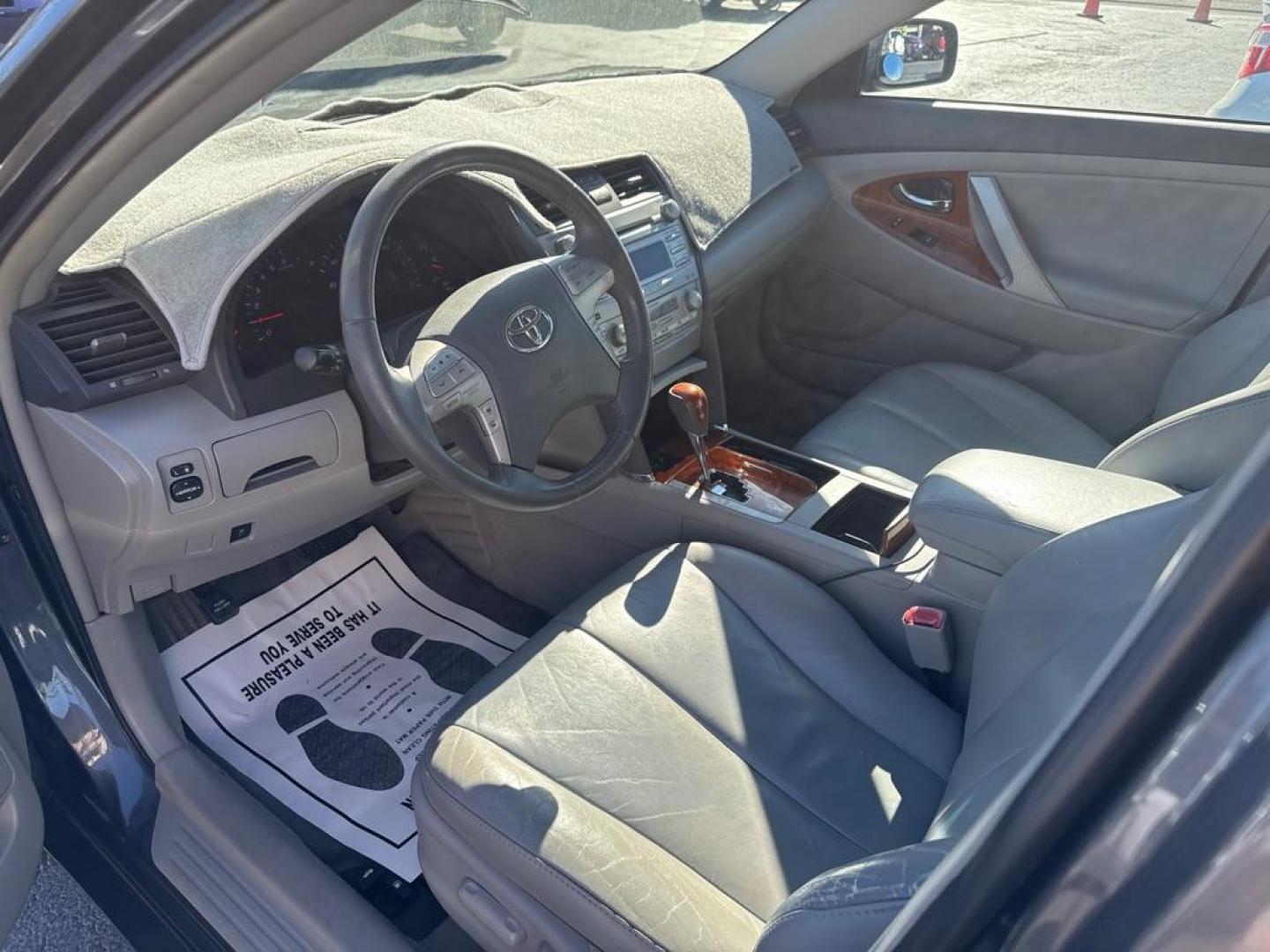 2011 GRAY TOYOTA CAMRY XLE (4T4BF3EK2BR) with an 2.5L engine, Automatic transmission, located at 2929 9th St. West, Bradenton, 34205, (941) 242-2810, 27.473591, -82.570679 - Thanks for inquring into DriveNation USA! All vehicles listed can be viewed at www.drivenationusa.com for vehicle history reports and additonal info. We cannot quote any terms such as down payments or monthly payments without an application. You can apply directly at www.drivenationusa.com or by con - Photo#9