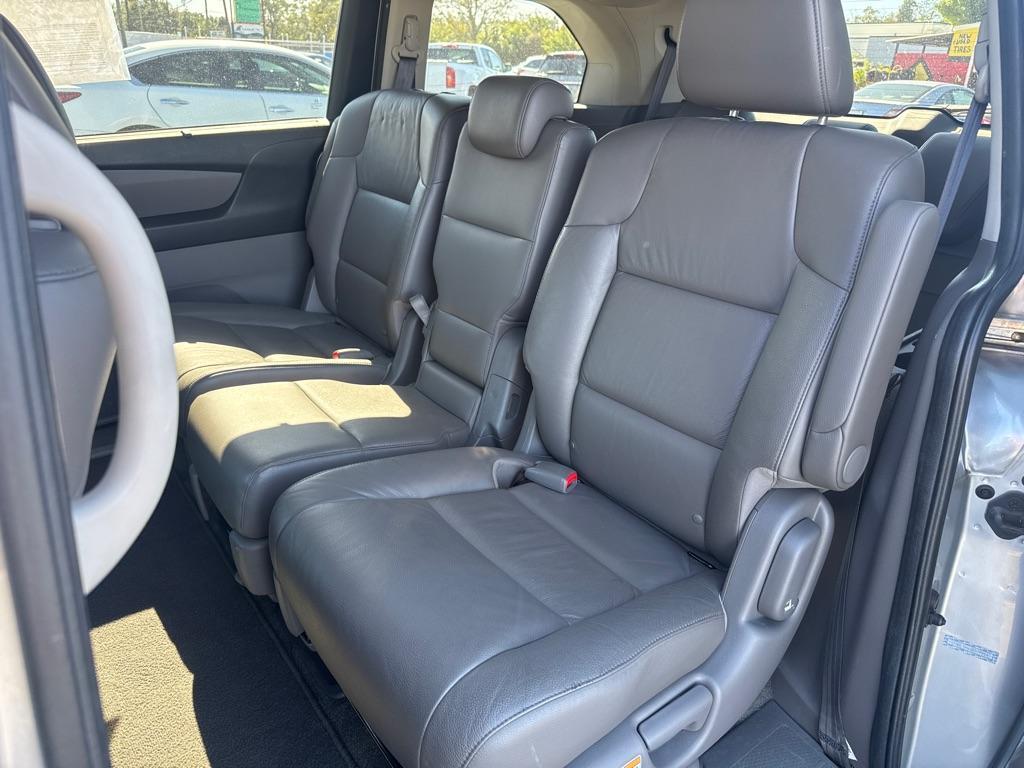 2011 SILVER HONDA ODYSSEY EXL (5FNRL5H68BB) with an 3.5L engine, Automatic transmission, located at 2929 9th St. West, Bradenton, 34205, (941) 242-2810, 27.473591, -82.570679 - Thanks for inquring into DriveNation USA! All vehicles listed can be viewed at www.drivenationusa.com for vehicle history reports and additonal info. We cannot quote any terms such as down payments or monthly payments without an application. You can apply directly at www.drivenationusa.com or by con - Photo#8