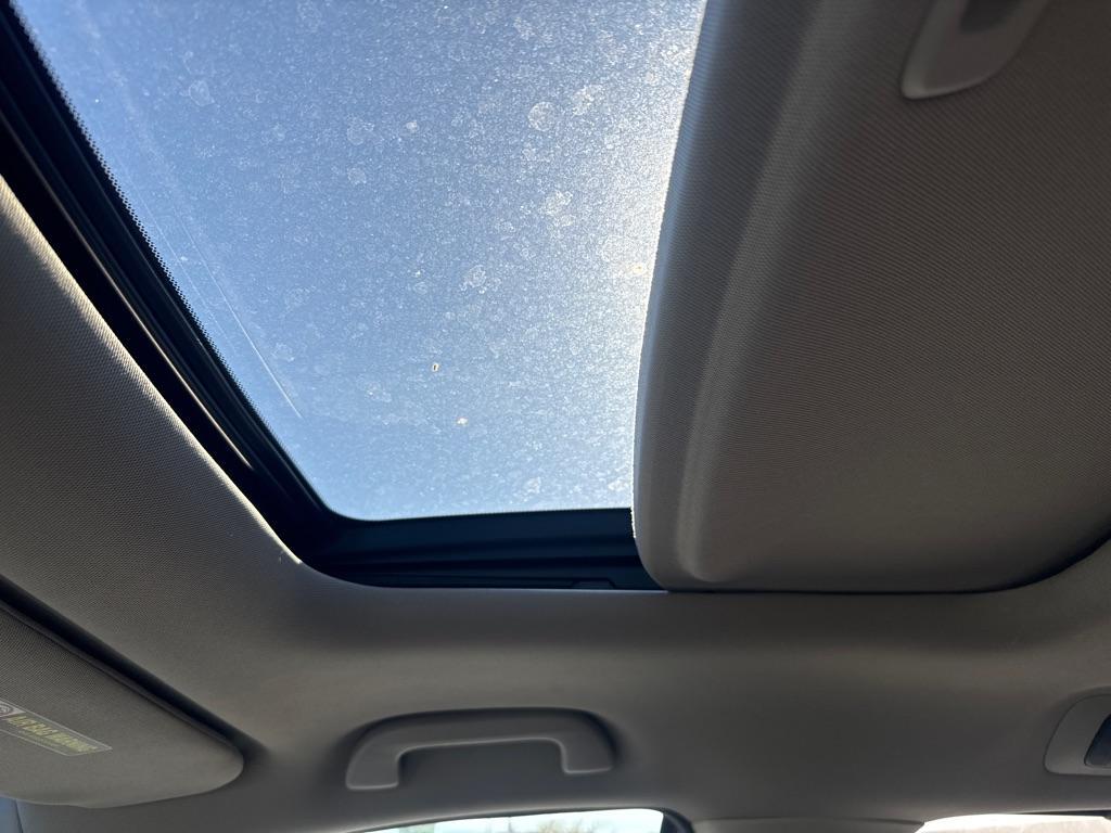 2011 SILVER HONDA ODYSSEY EXL (5FNRL5H68BB) with an 3.5L engine, Automatic transmission, located at 2929 9th St. West, Bradenton, 34205, (941) 242-2810, 27.473591, -82.570679 - Thanks for inquring into DriveNation USA! All vehicles listed can be viewed at www.drivenationusa.com for vehicle history reports and additonal info. We cannot quote any terms such as down payments or monthly payments without an application. You can apply directly at www.drivenationusa.com or by con - Photo#13