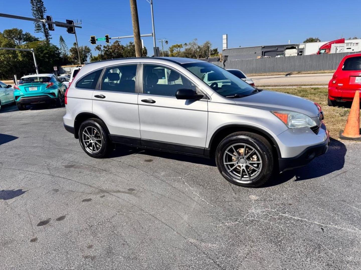 2009 GRAY HONDA CR-V LX (3CZRE38379G) with an 2.4L engine, Automatic transmission, located at 2929 9th St. West, Bradenton, 34205, (941) 242-2810, 27.473591, -82.570679 - Thanks for inquring into DriveNation USA! All vehicles listed can be viewed at www.drivenationusa.com for vehicle history reports and additonal info. We cannot quote any terms such as down payments or monthly payments without an application. You can apply directly at www.drivenationusa.com or by con - Photo#1