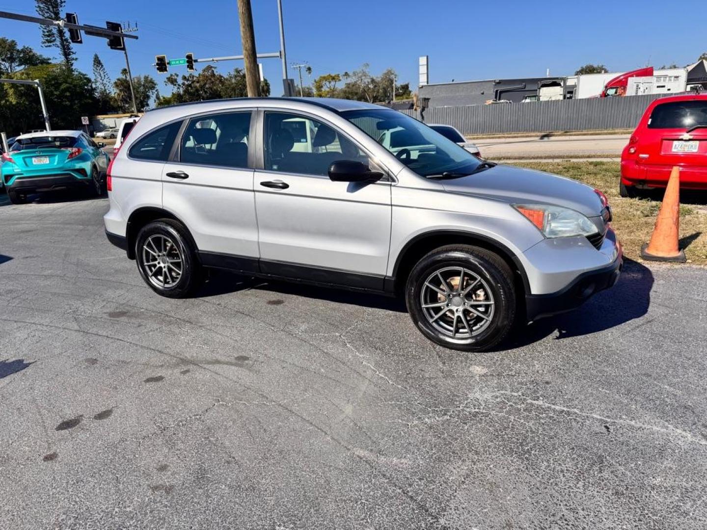 2009 GRAY HONDA CR-V LX (3CZRE38379G) with an 2.4L engine, Automatic transmission, located at 2929 9th St. West, Bradenton, 34205, (941) 242-2810, 27.473591, -82.570679 - Thanks for inquring into DriveNation USA! All vehicles listed can be viewed at www.drivenationusa.com for vehicle history reports and additonal info. We cannot quote any terms such as down payments or monthly payments without an application. You can apply directly at www.drivenationusa.com or by con - Photo#2