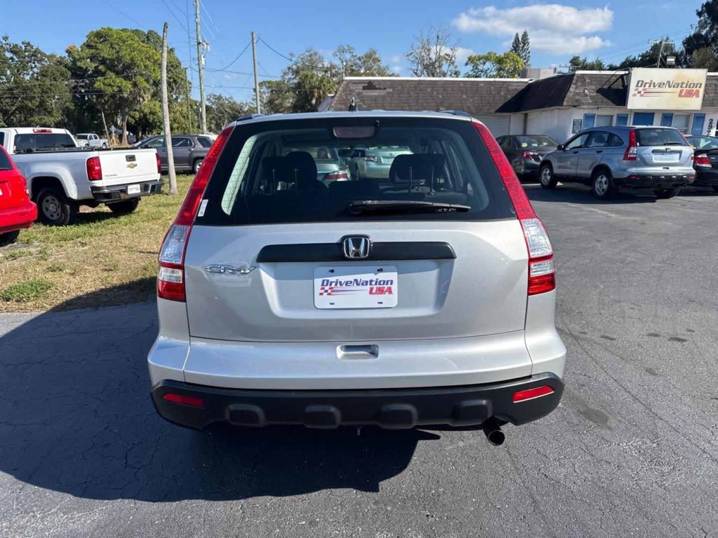 2009 GRAY HONDA CR-V LX (3CZRE38379G) with an 2.4L engine, Automatic transmission, located at 2929 9th St. West, Bradenton, 34205, (941) 242-2810, 27.473591, -82.570679 - Thanks for inquring into DriveNation USA! All vehicles listed can be viewed at www.drivenationusa.com for vehicle history reports and additonal info. We cannot quote any terms such as down payments or monthly payments without an application. You can apply directly at www.drivenationusa.com or by con - Photo#6