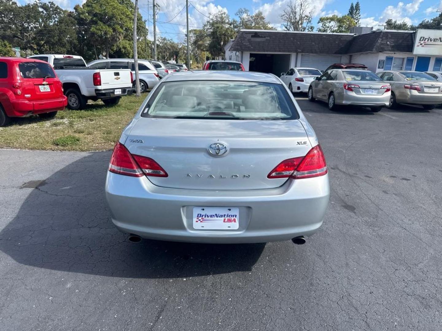 2007 SILVER TOYOTA AVALON XL (4T1BK36B57U) with an 3.5L engine, Automatic transmission, located at 2929 9th St. West, Bradenton, 34205, (941) 242-2810, 27.473591, -82.570679 - Thanks for inquring into DriveNation USA! All vehicles listed can be viewed at www.drivenationusa.com for vehicle history reports and additonal info. We cannot quote any terms such as down payments or monthly payments without an application. You can apply directly at www.drivenationusa.com or by con - Photo#6