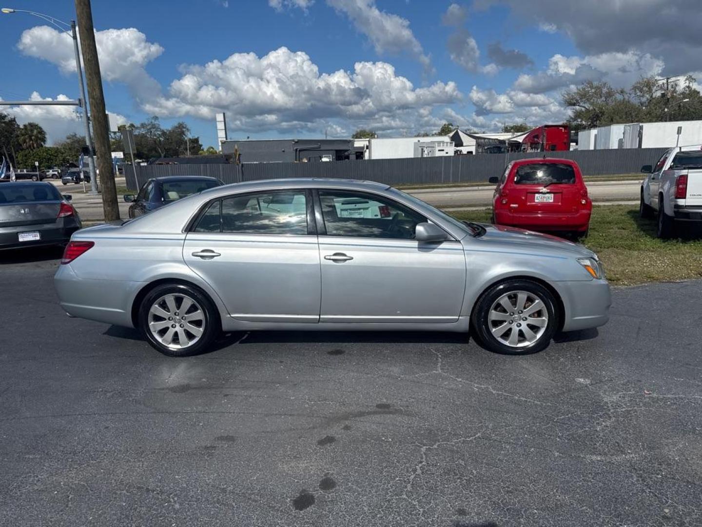 2007 SILVER TOYOTA AVALON XL (4T1BK36B57U) with an 3.5L engine, Automatic transmission, located at 2929 9th St. West, Bradenton, 34205, (941) 242-2810, 27.473591, -82.570679 - Thanks for inquring into DriveNation USA! All vehicles listed can be viewed at www.drivenationusa.com for vehicle history reports and additonal info. We cannot quote any terms such as down payments or monthly payments without an application. You can apply directly at www.drivenationusa.com or by con - Photo#8