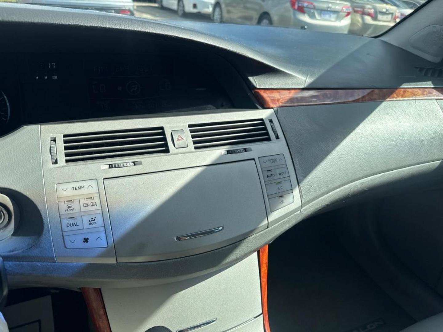 2007 SILVER TOYOTA AVALON XL (4T1BK36B57U) with an 3.5L engine, Automatic transmission, located at 2929 9th St. West, Bradenton, 34205, (941) 242-2810, 27.473591, -82.570679 - Thanks for inquring into DriveNation USA! All vehicles listed can be viewed at www.drivenationusa.com for vehicle history reports and additonal info. We cannot quote any terms such as down payments or monthly payments without an application. You can apply directly at www.drivenationusa.com or by con - Photo#10