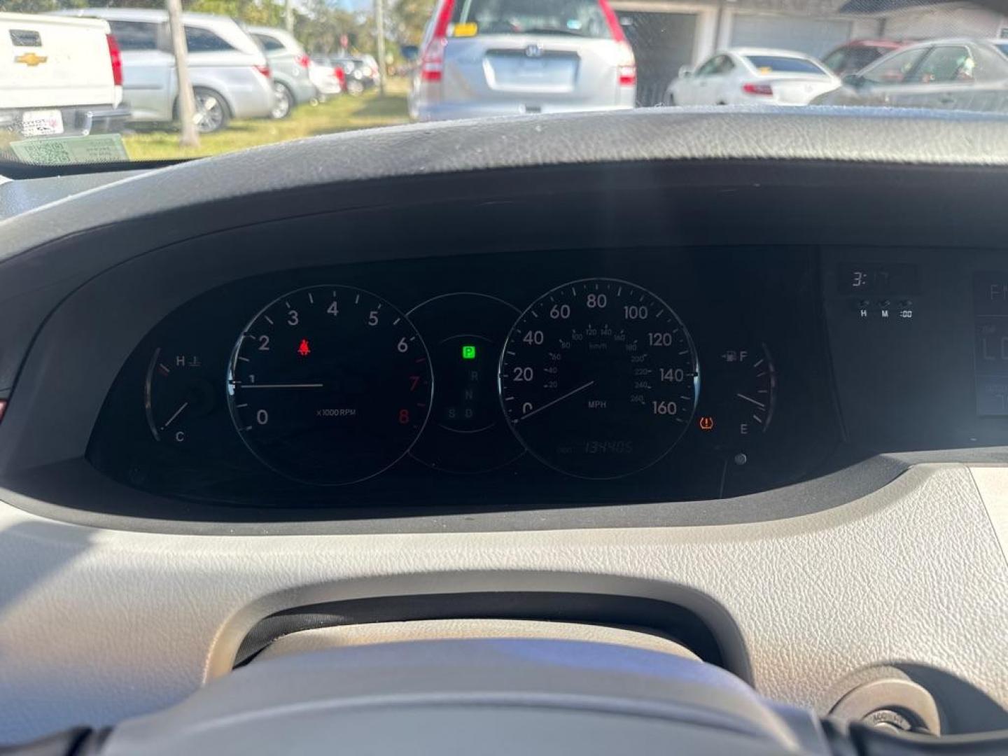 2007 SILVER TOYOTA AVALON XL (4T1BK36B57U) with an 3.5L engine, Automatic transmission, located at 2929 9th St. West, Bradenton, 34205, (941) 242-2810, 27.473591, -82.570679 - Thanks for inquring into DriveNation USA! All vehicles listed can be viewed at www.drivenationusa.com for vehicle history reports and additonal info. We cannot quote any terms such as down payments or monthly payments without an application. You can apply directly at www.drivenationusa.com or by con - Photo#11