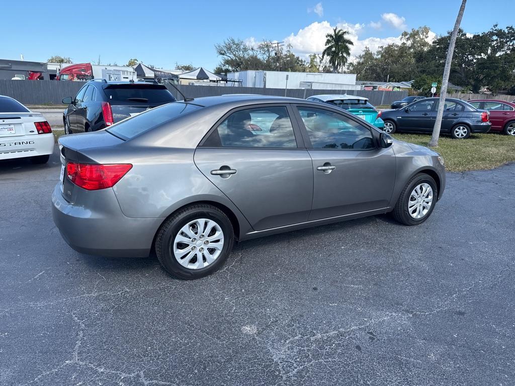 2010 SILVER KIA FORTE EX (KNAFU4A26A5) with an 2.0L engine, Automatic transmission, located at 2929 9th St. West, Bradenton, 34205, (941) 242-2810, 27.473591, -82.570679 - Photo#5